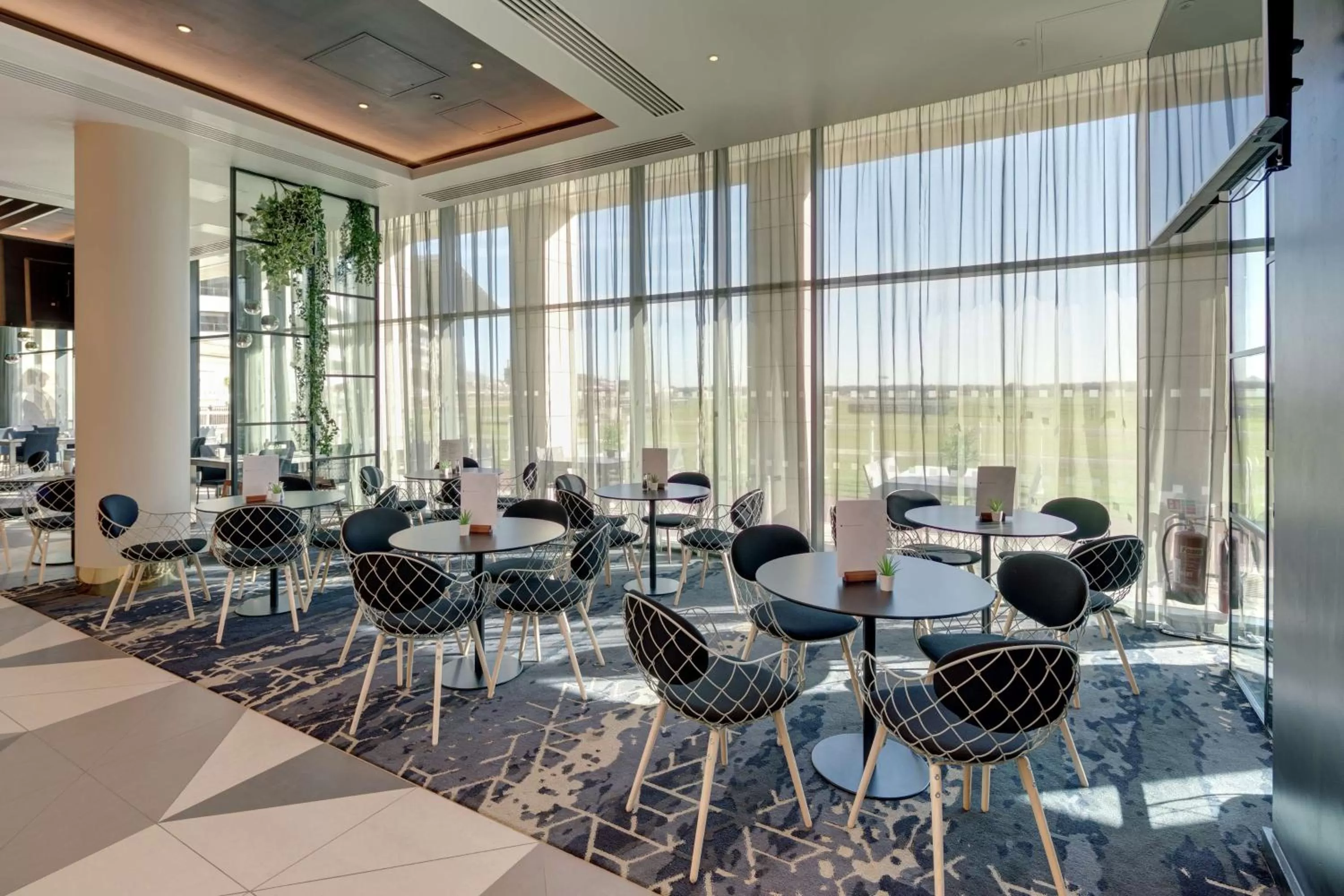 Lounge or bar in Hilton Garden Inn Doncaster Racecourse