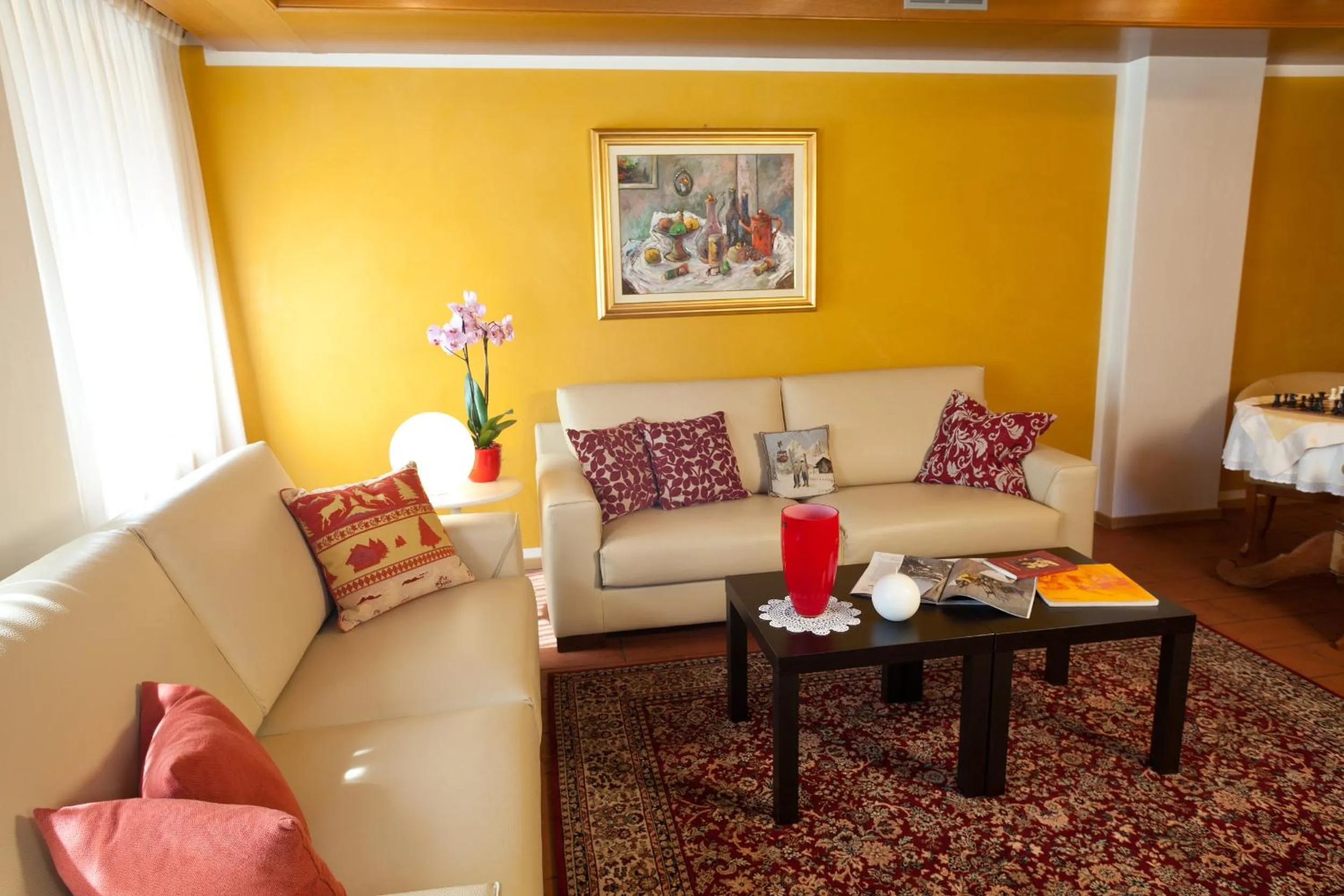 Communal lounge/ TV room in Hotel Livigno