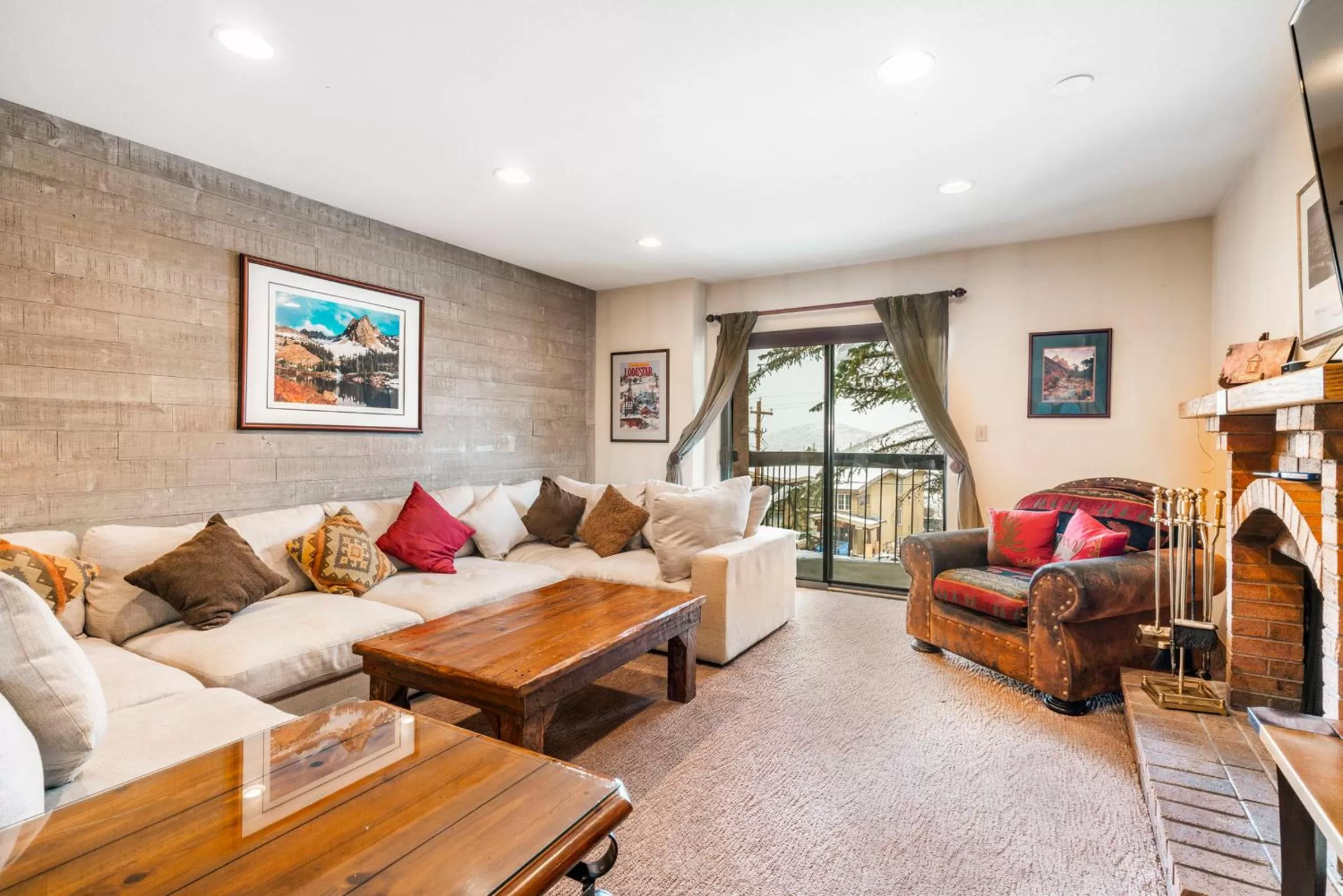 Living room in Shadow Ridge by All Seasons Resort Lodging