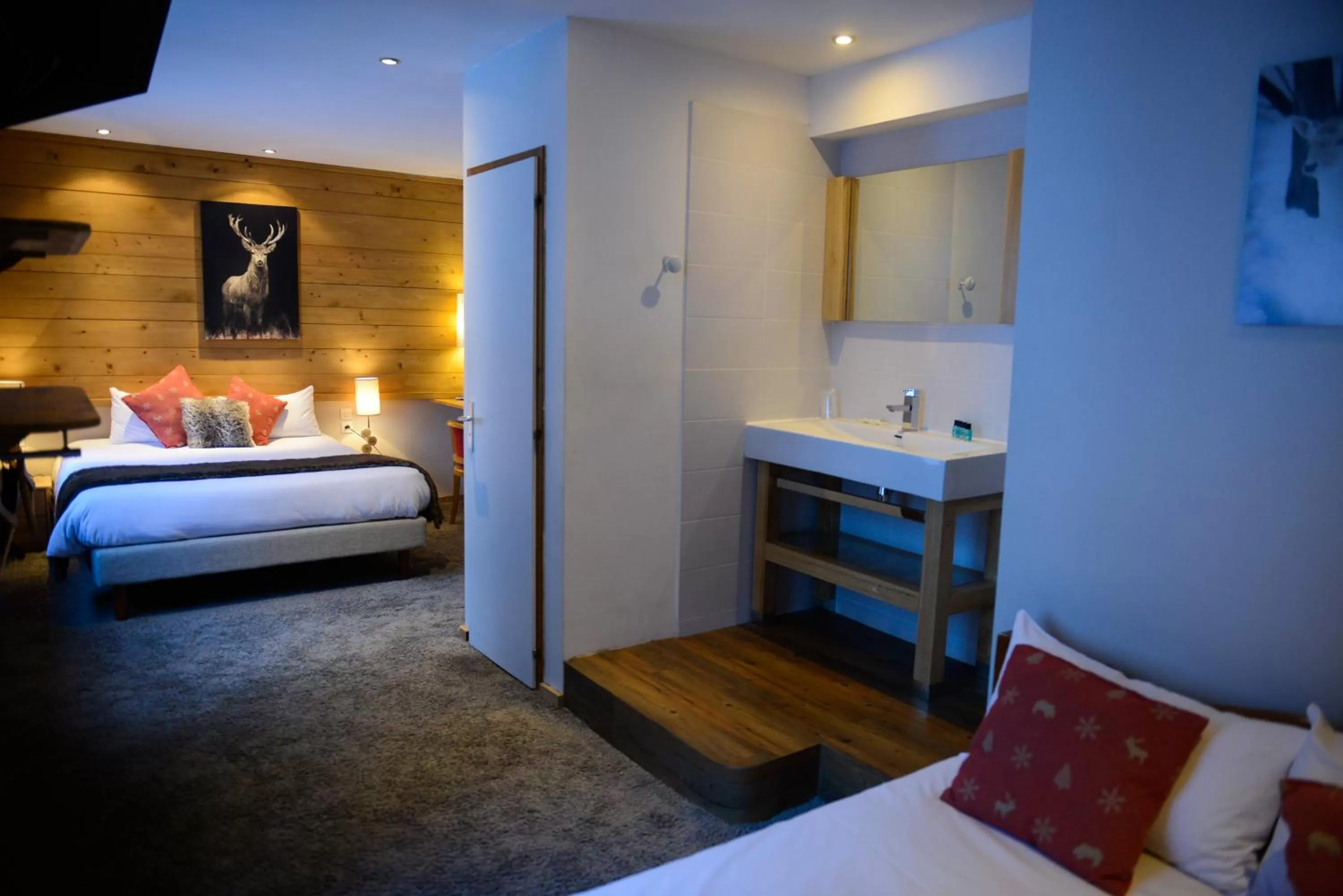 Photo of the whole room, Bed in Les Campanules