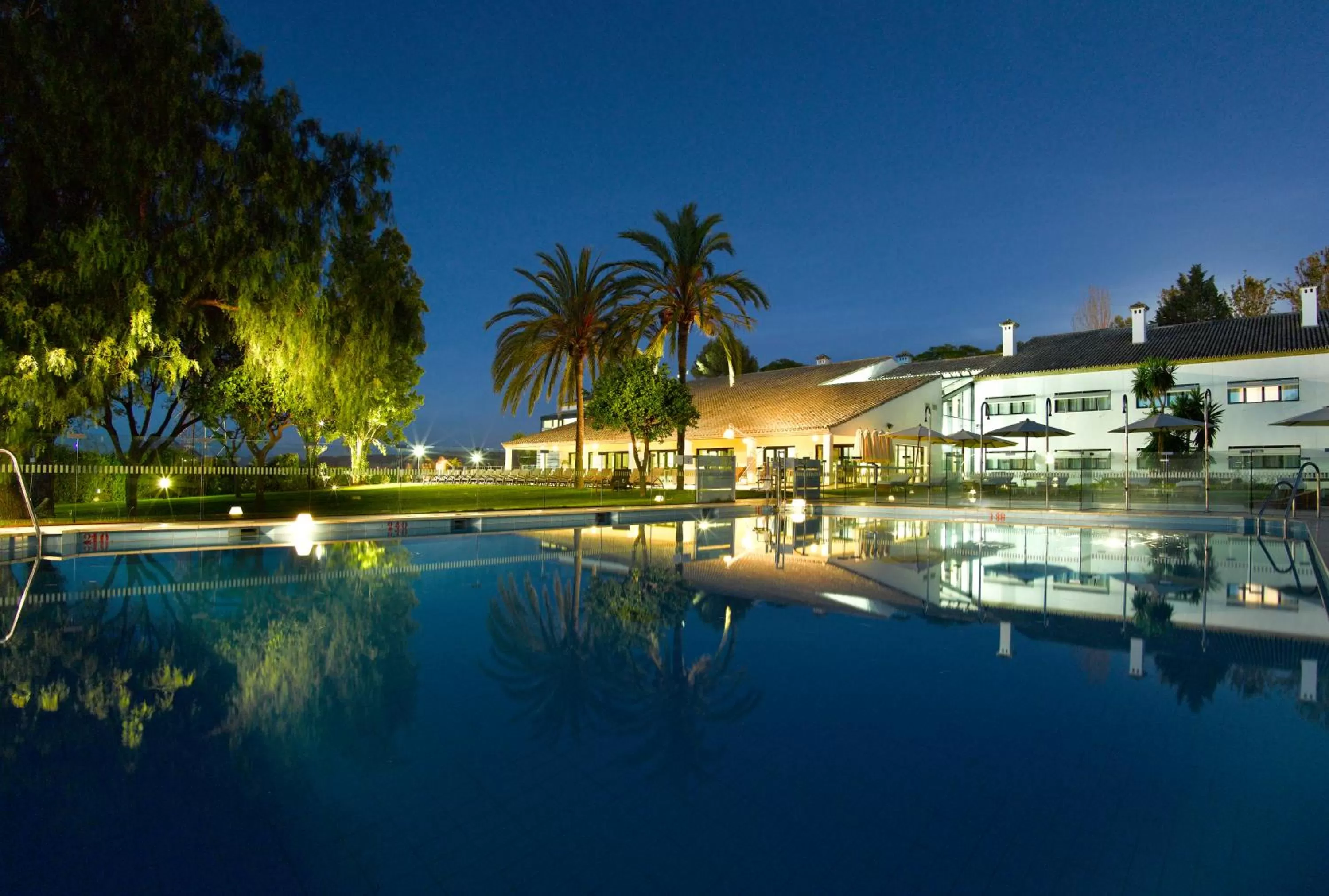 Swimming pool in Parador de Antequera