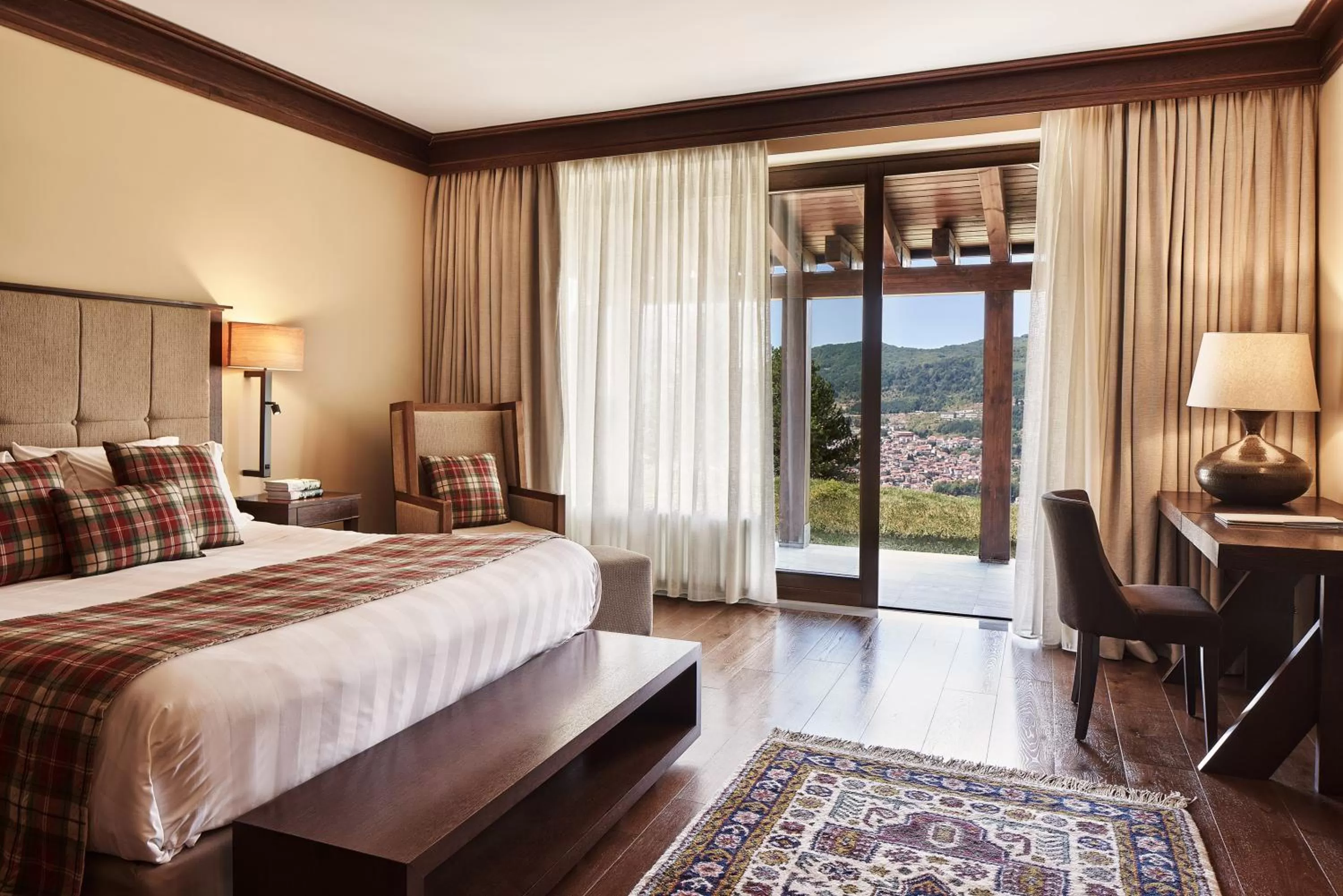 Bedroom, Bed in Grand Forest Metsovo - Leading Hotels of the World