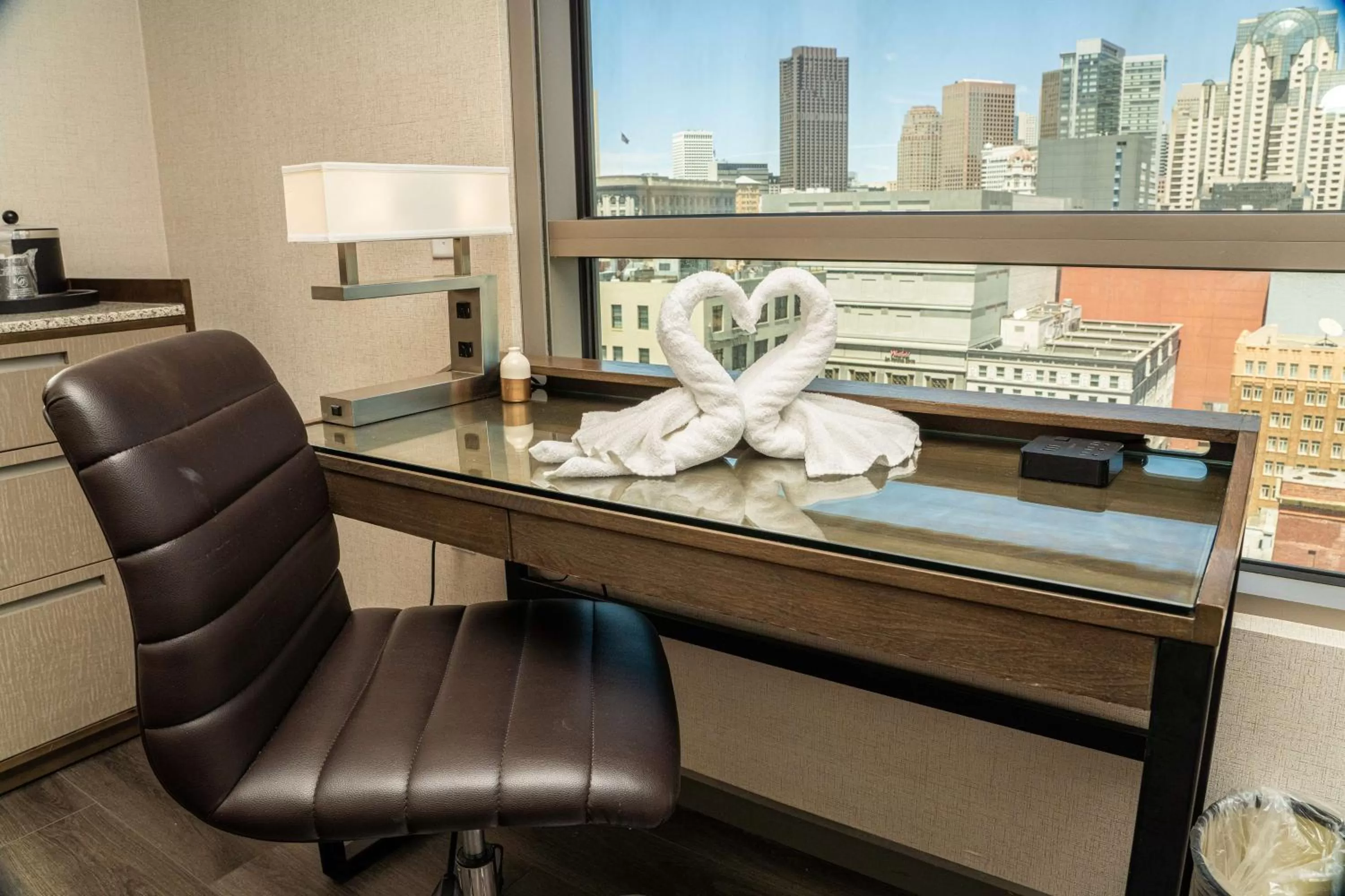 Bedroom in Hampton Inn San Francisco Downtown/Convention Center