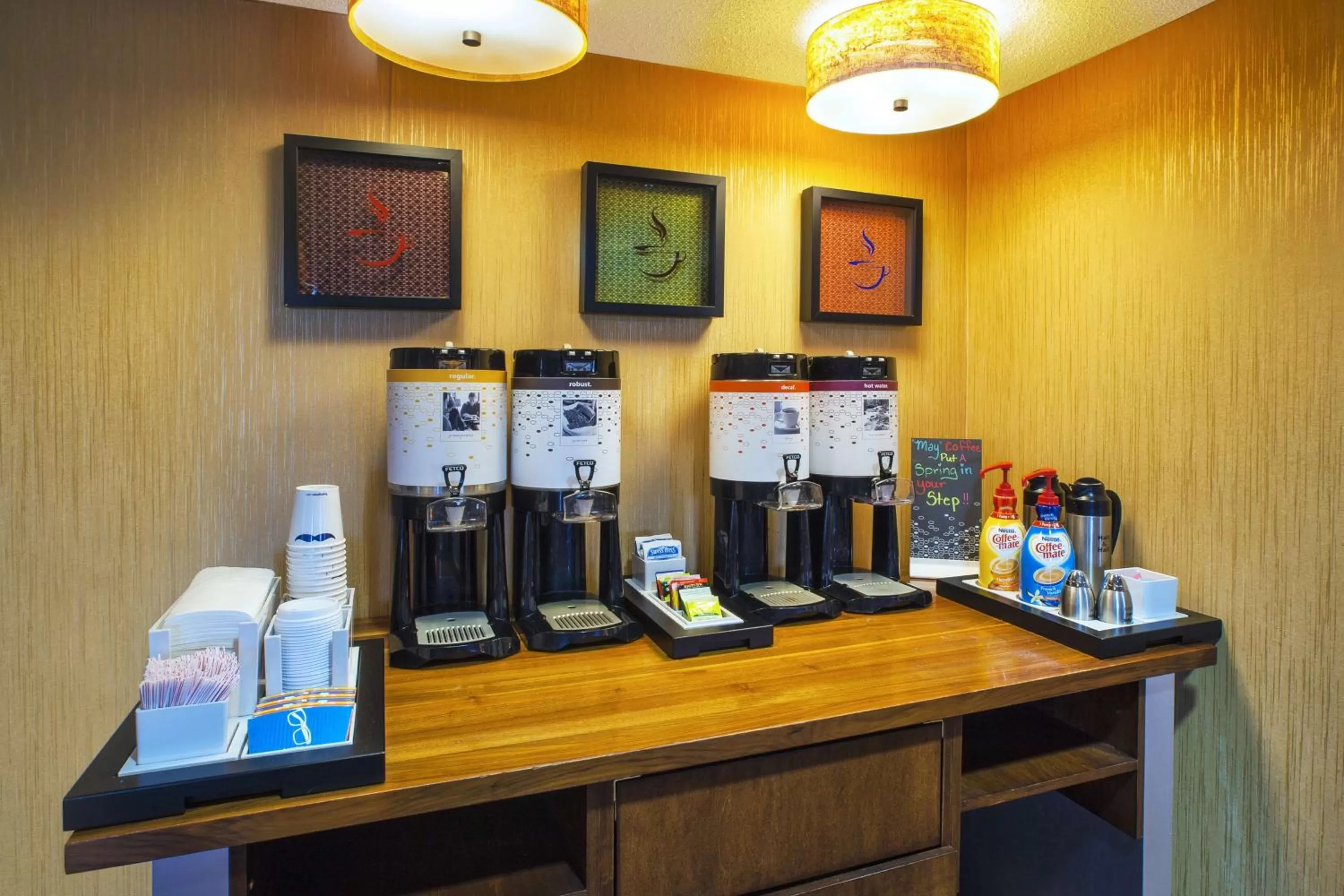 Dining area in Hampton Inn Gaylord