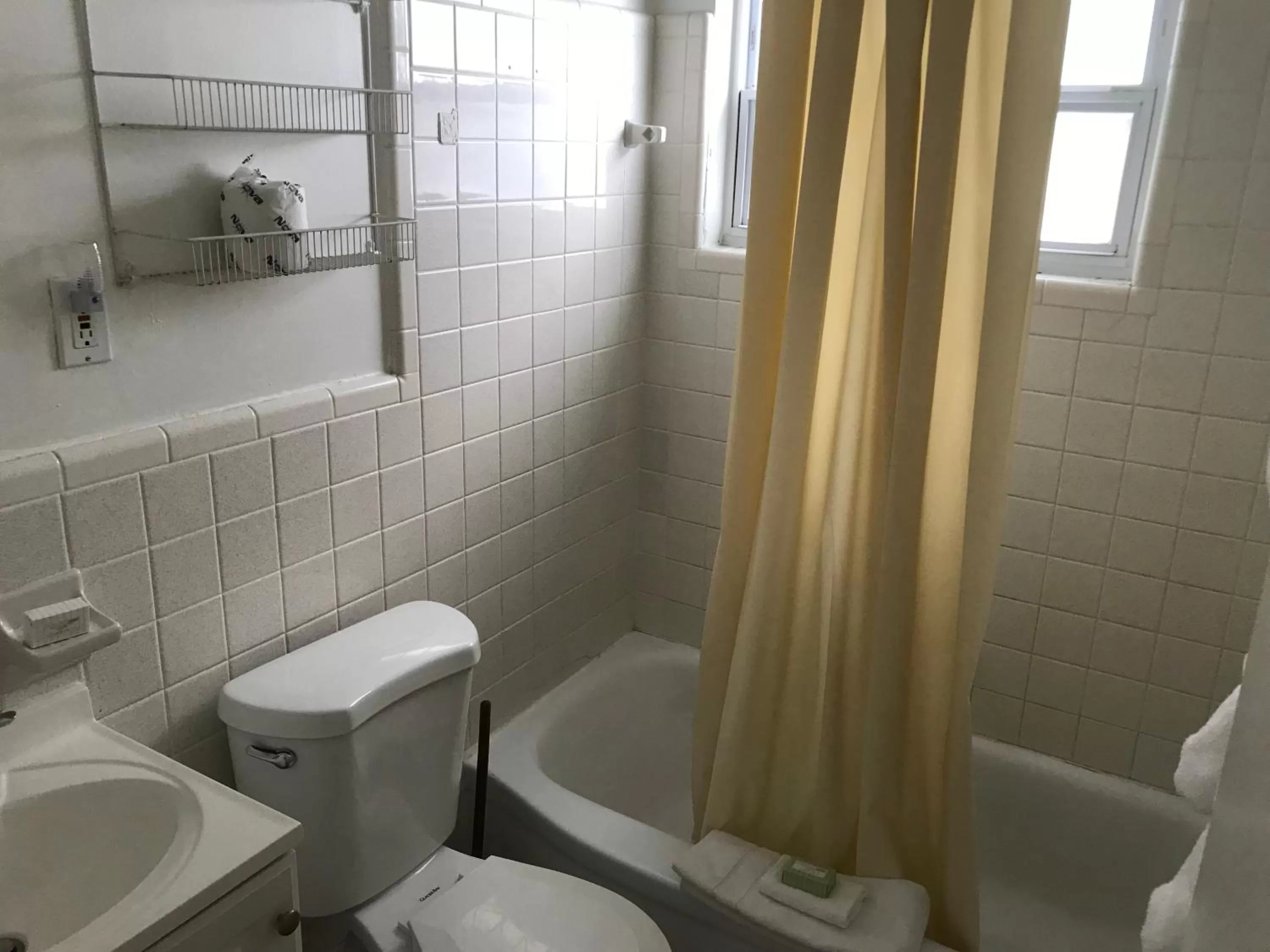 Bathroom in Miramar Resort