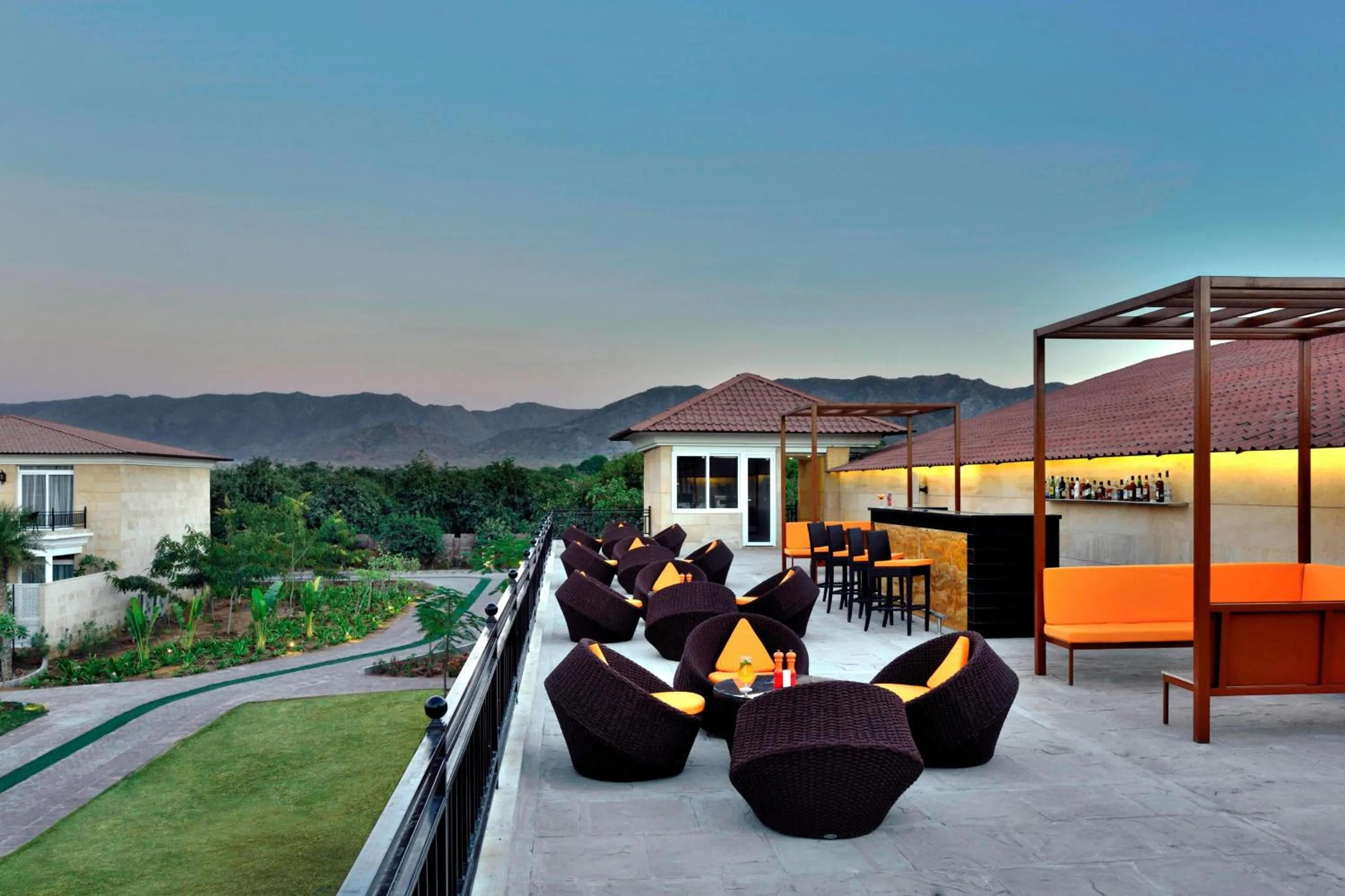 Lounge or bar in The Westin Pushkar Resort & Spa