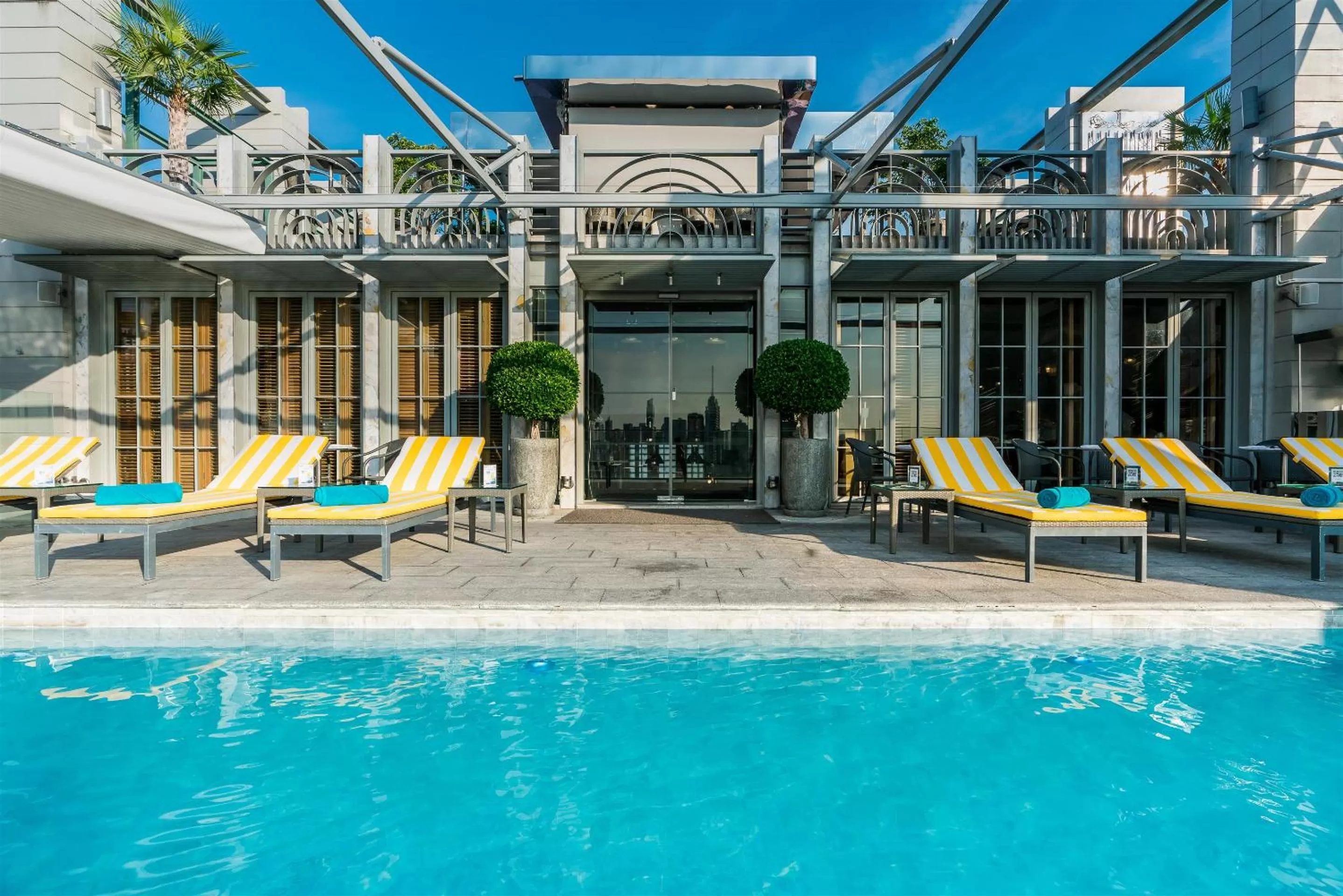 Swimming pool in Akara Hotel