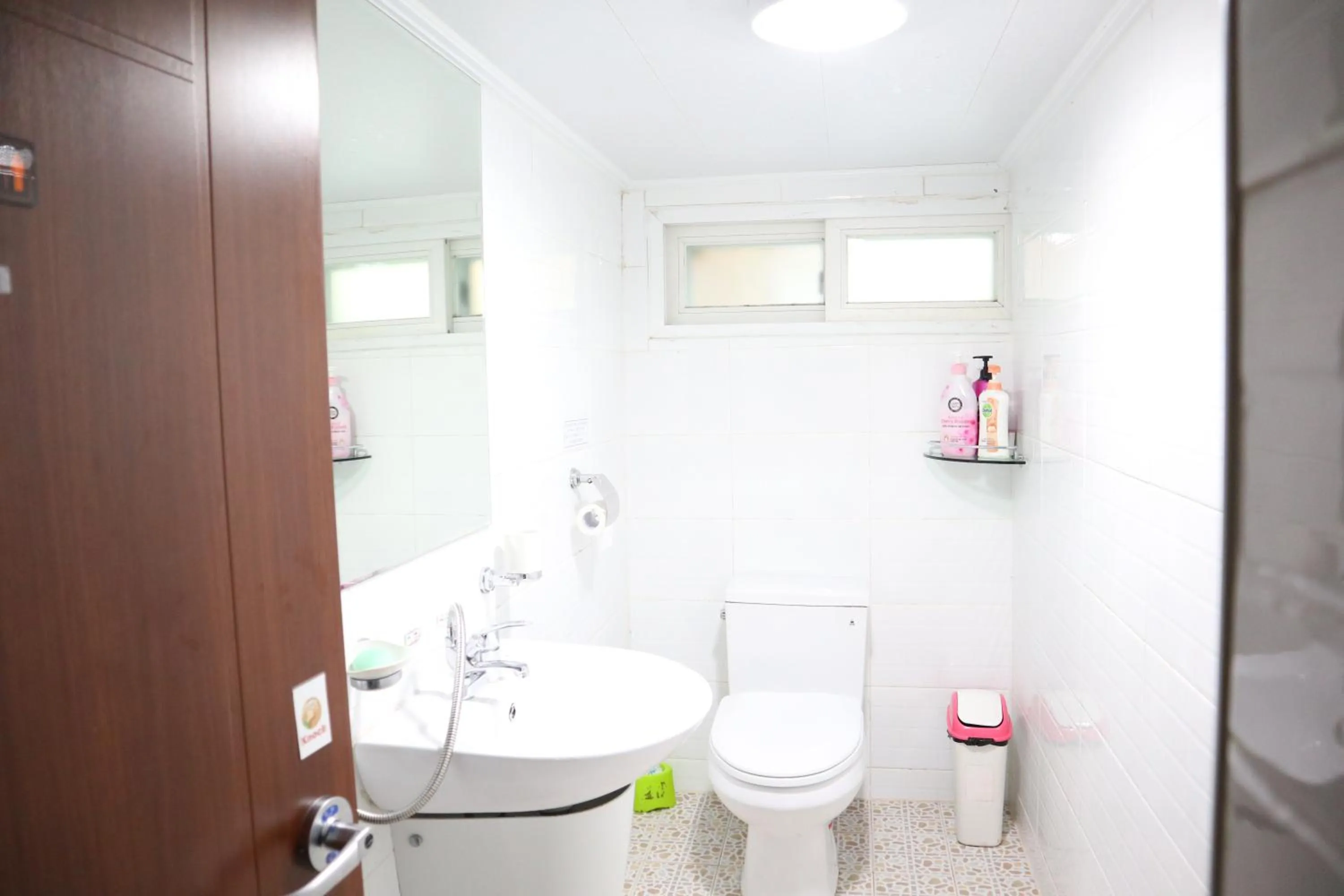 Shower in Jeong House