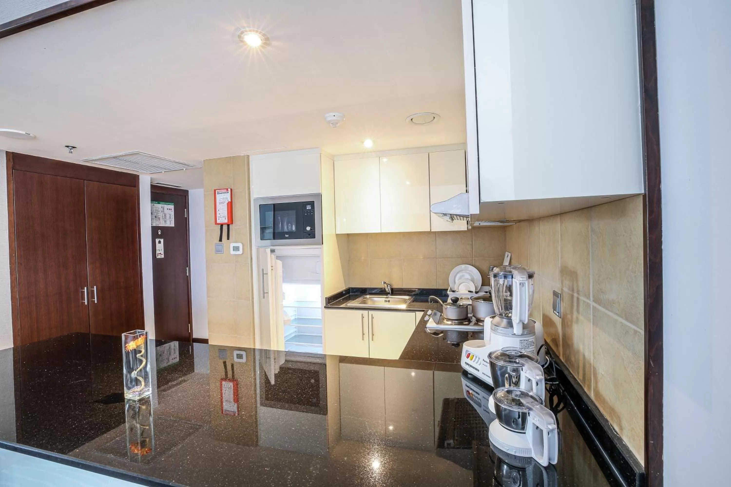 Coffee/tea facilities in Copthorne Downtown by Millennium