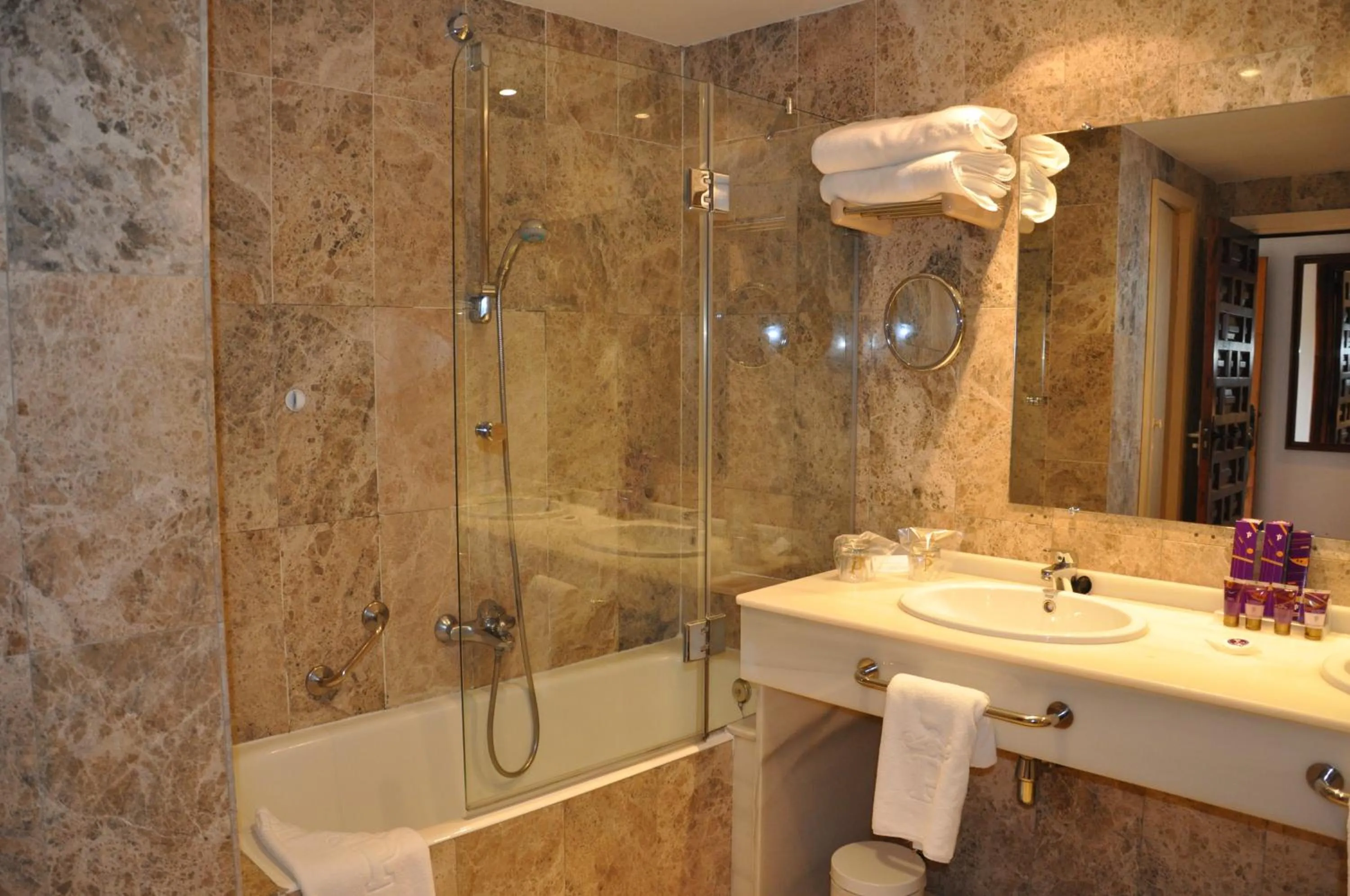 Bathroom in Parador de Gijón