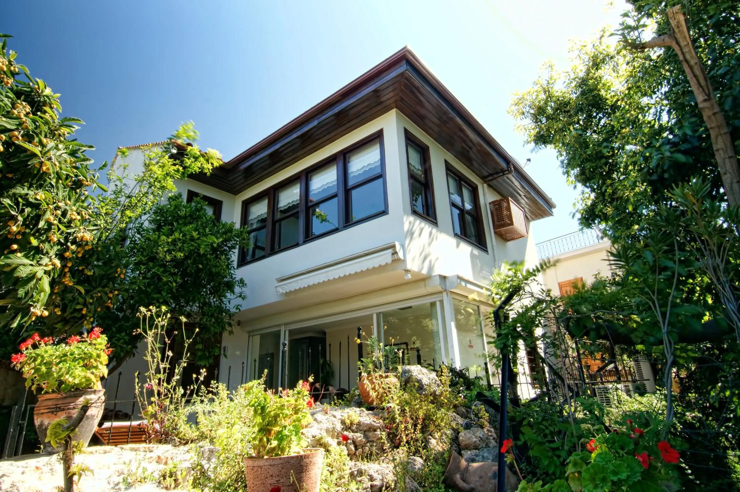 Facade/entrance in Minyon Hotel