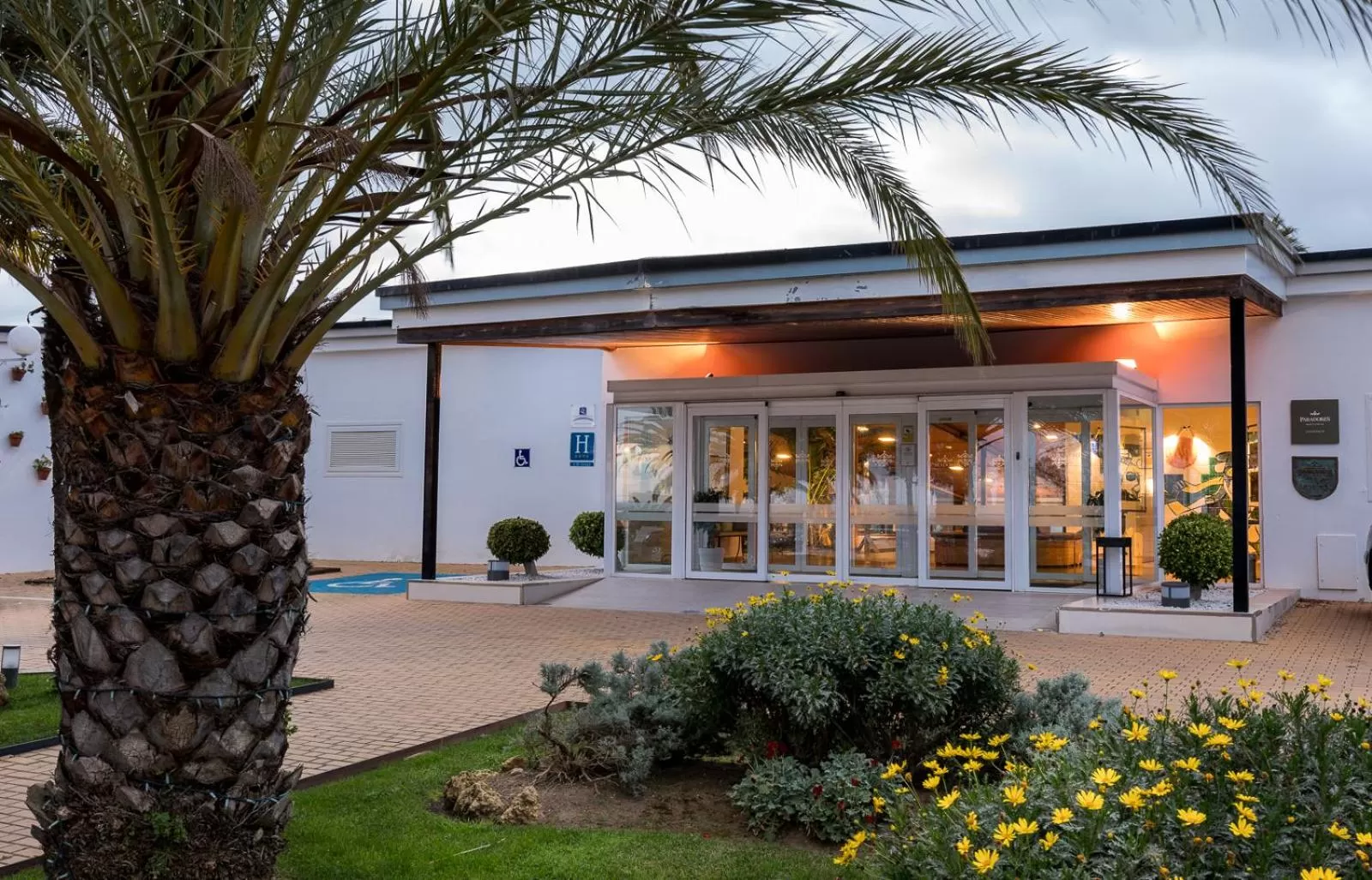 Facade/entrance in Parador de Ayamonte
