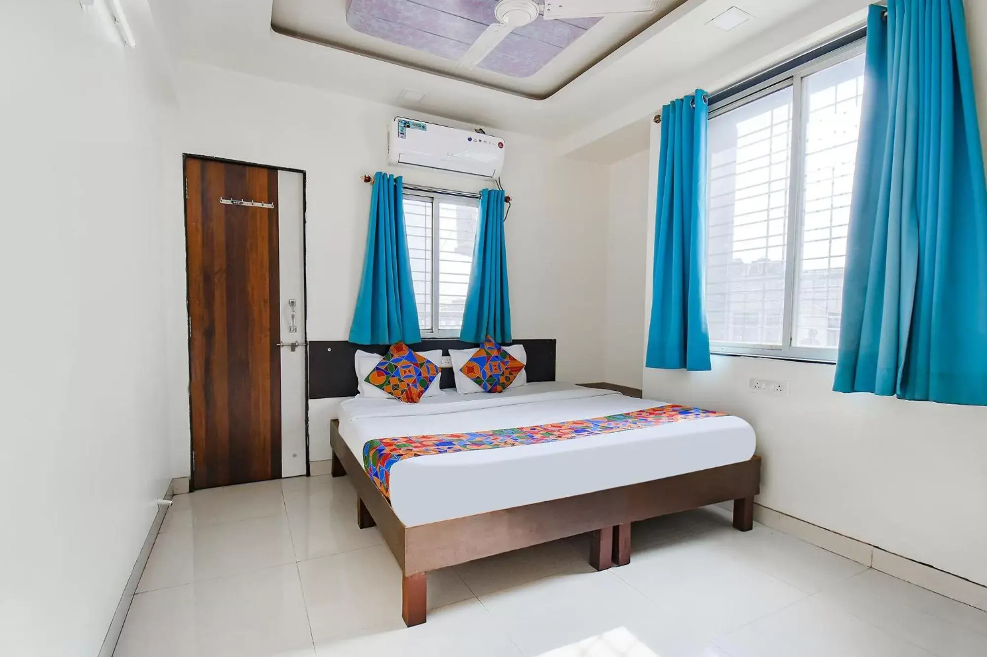 Deluxe Room - single occupancy in Via Galaxy Apartments Deluxe Room - single occupancy in Via Galaxy Apartments