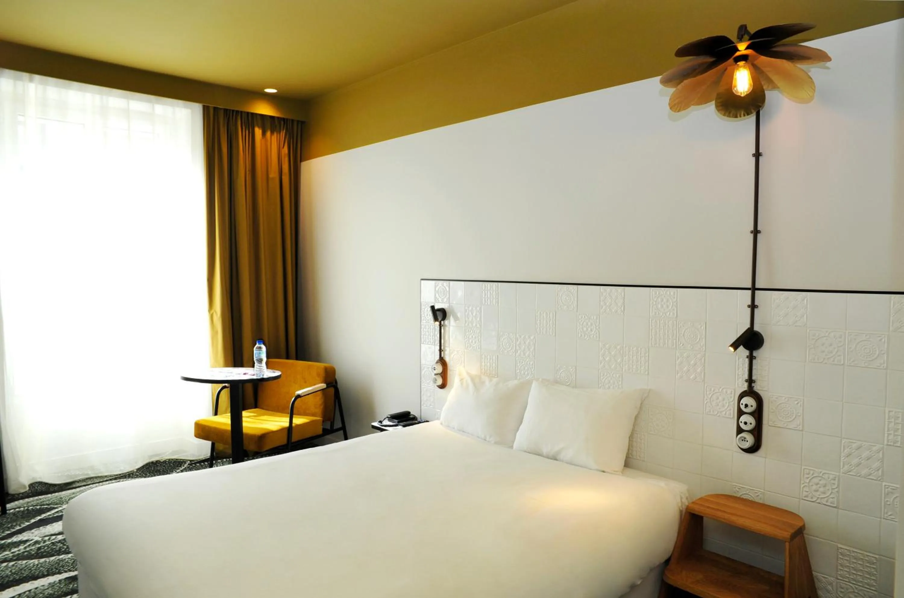 Bedroom, Bed in ibis Styles Paris Gare De Lyon TGV