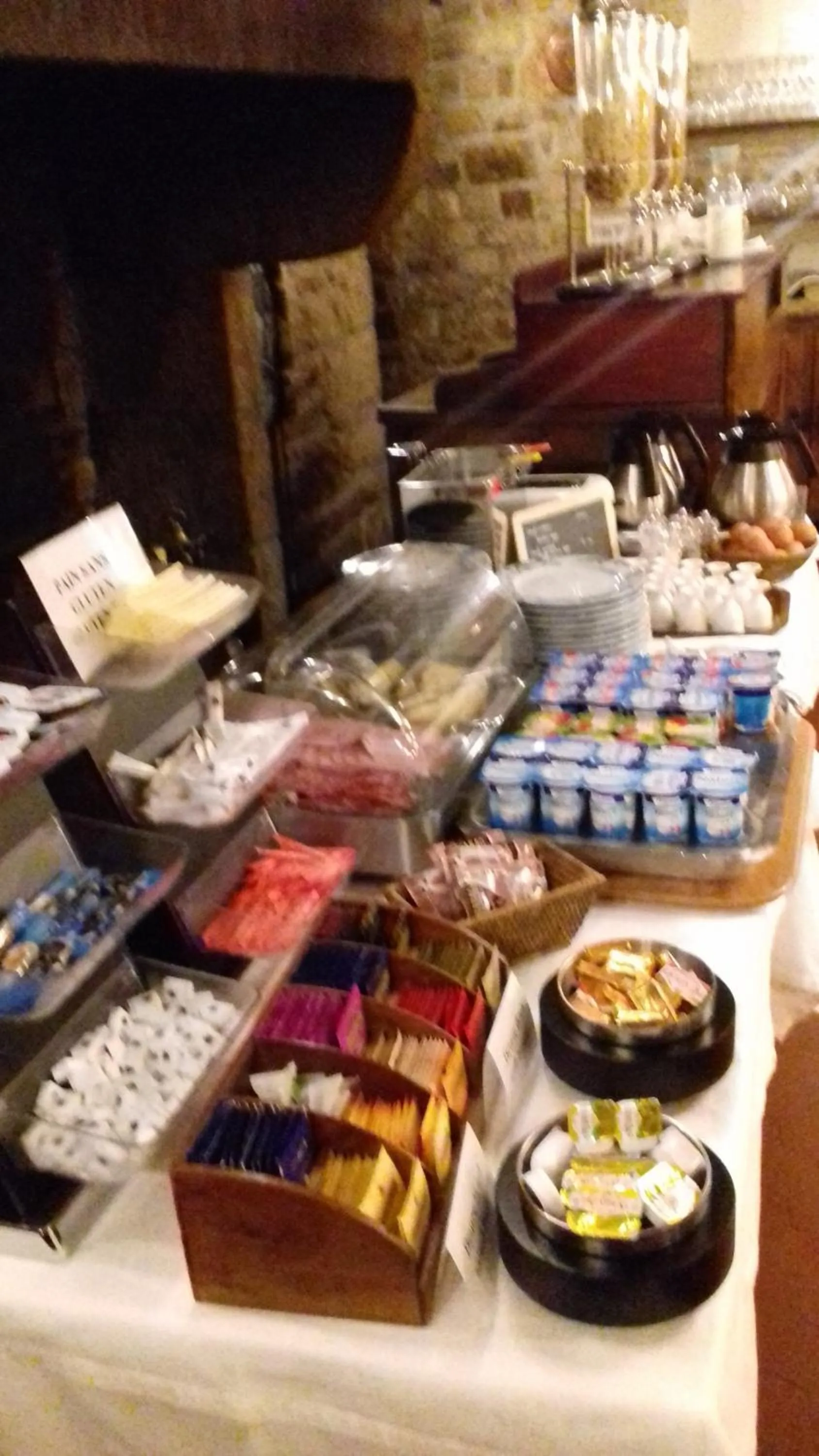 Buffet breakfast in Hôtel de La Croix d'Or