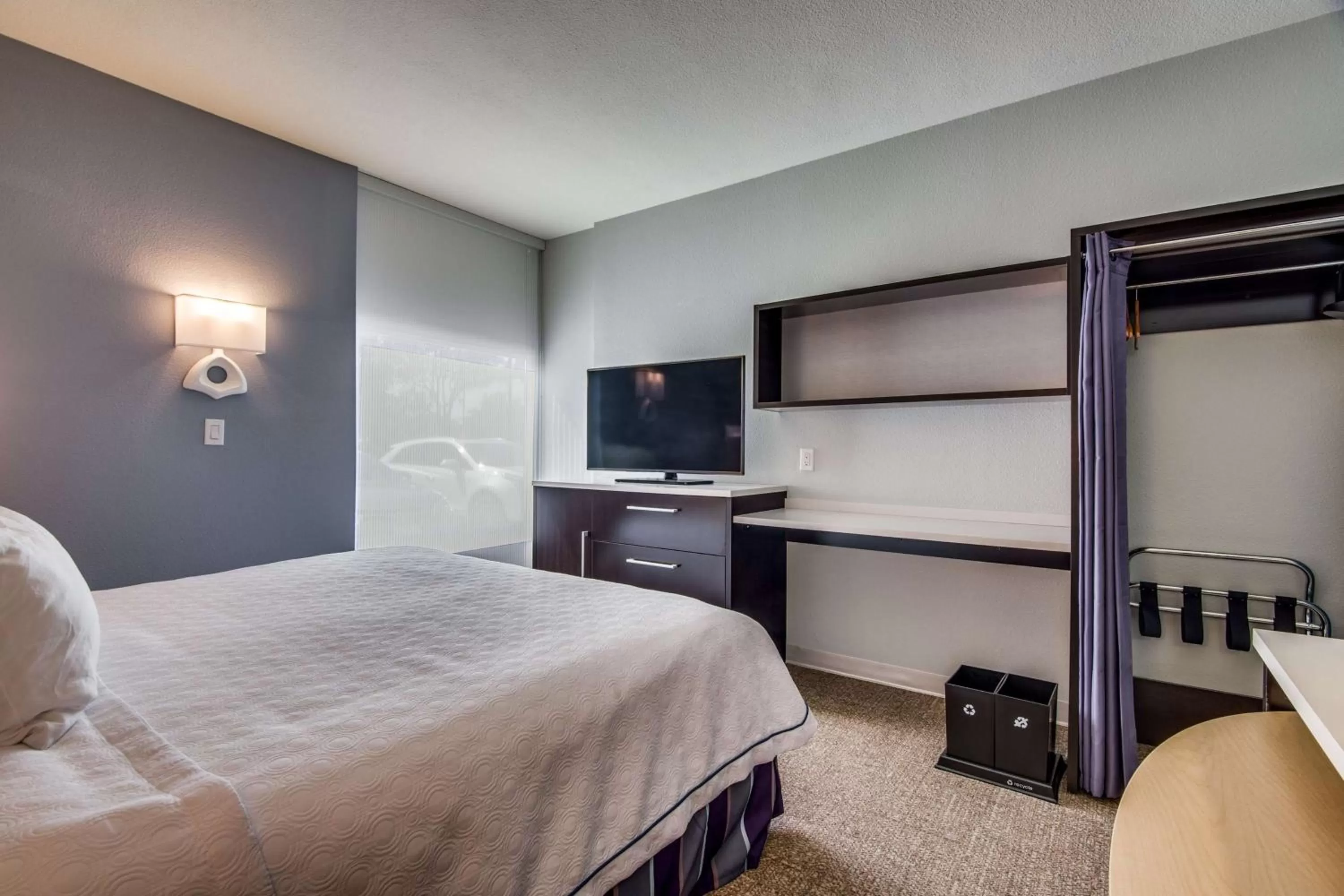 Bed in Home2 Suites by Hilton DFW Airport South Irving