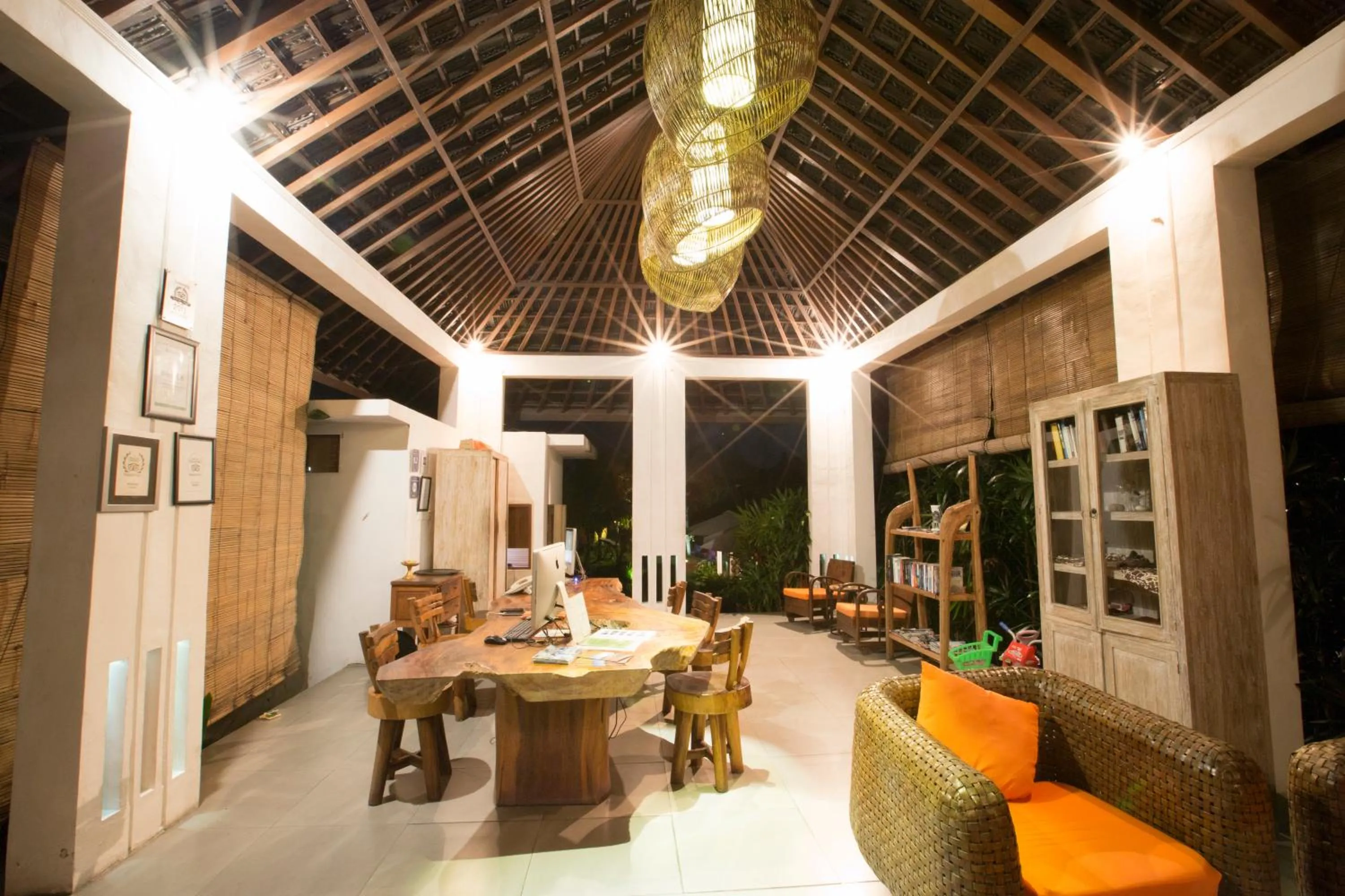 Lobby or reception in The Samara Villas & Restaurant