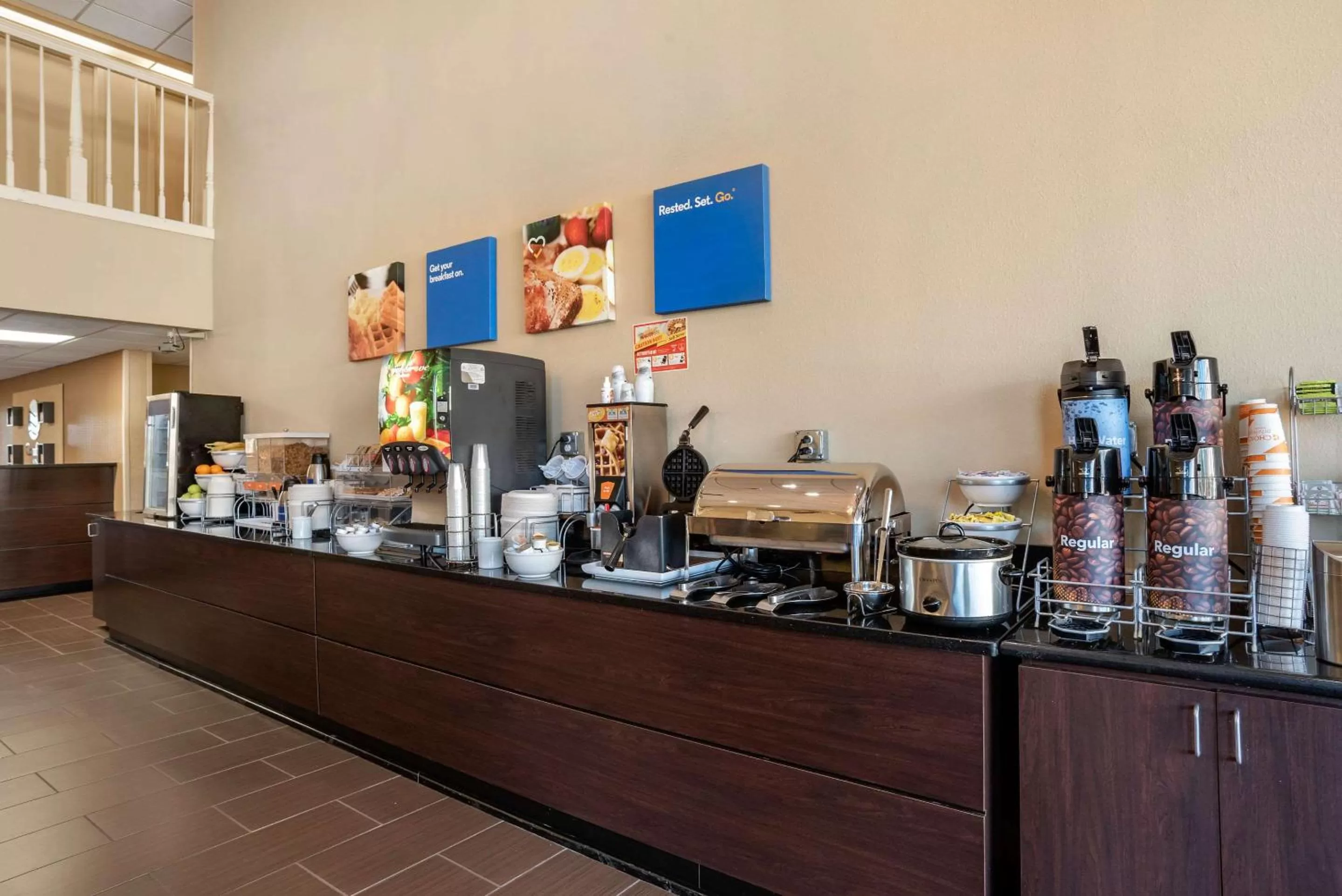 Restaurant/places to eat in Comfort Inn Pearl-Jackson