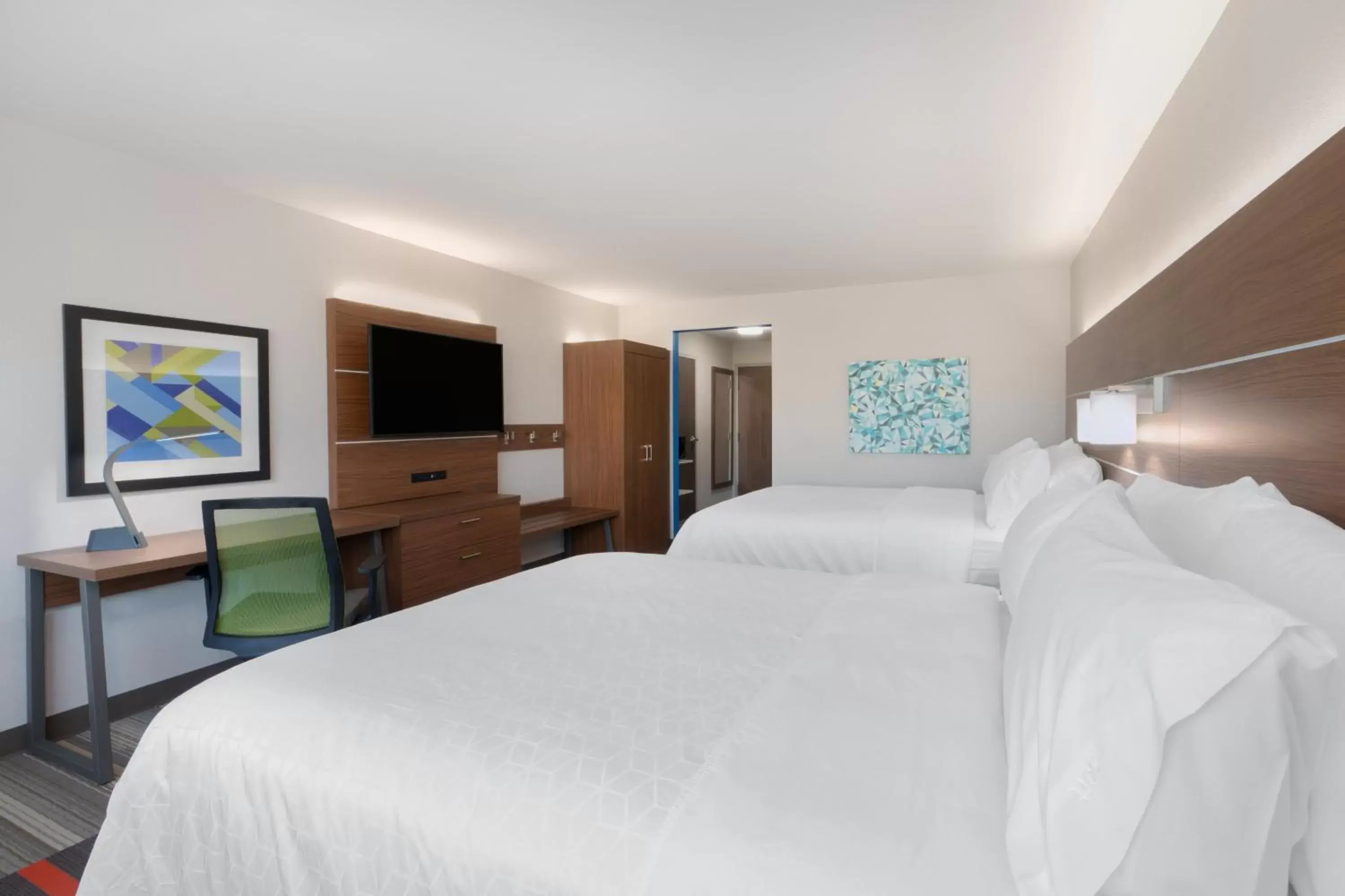 Standard Queen Room with Two Queen Beds - Communications Accessible in Holiday Inn Express & Suites Lake Havasu - London Bridge by IHG Standard Queen Room with Two Queen Beds - Communications Accessible in Holiday Inn Express & Suites Lake Havasu - London Bridge by IHG