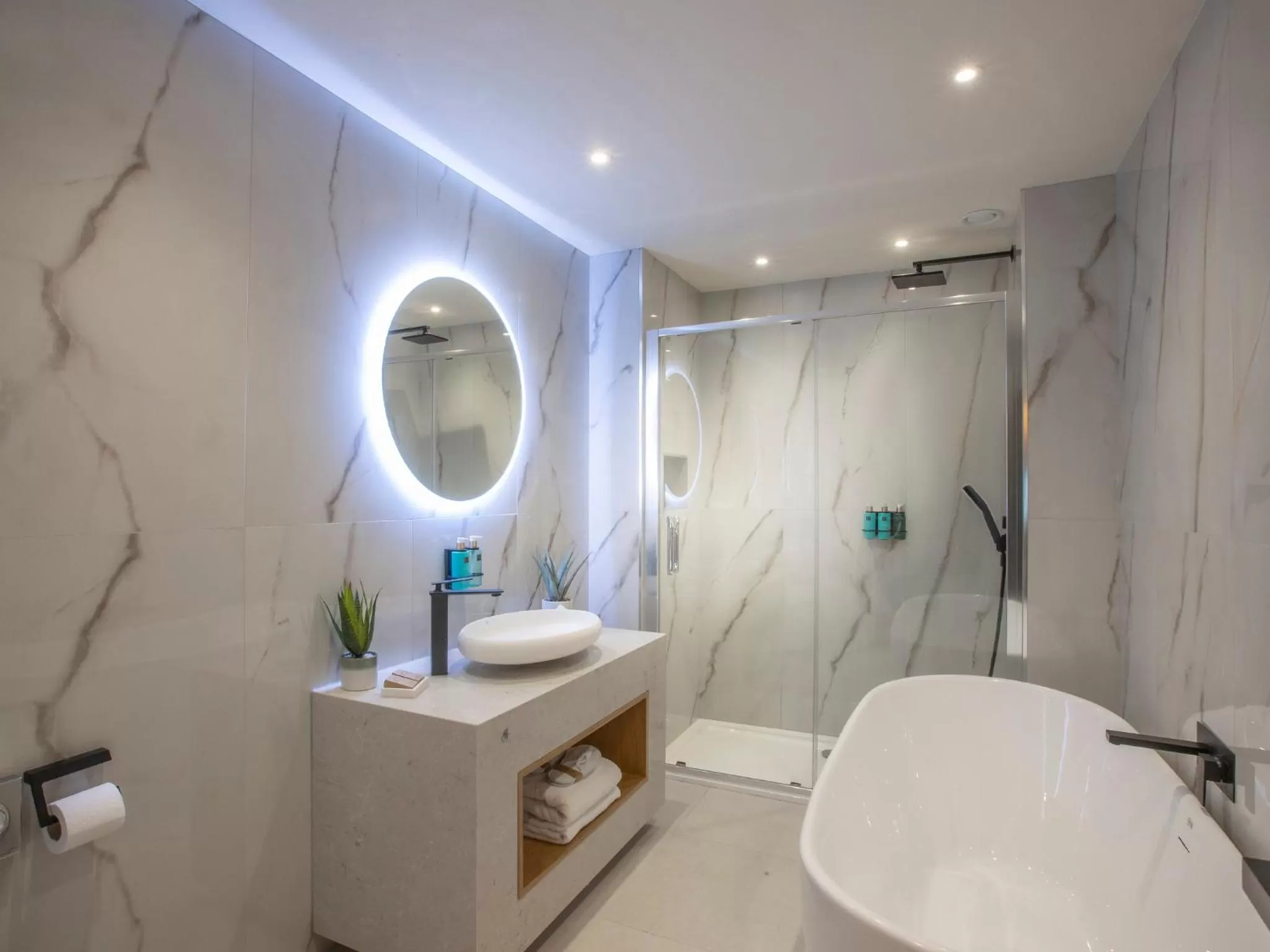 Bathroom in Forster Court Hotel