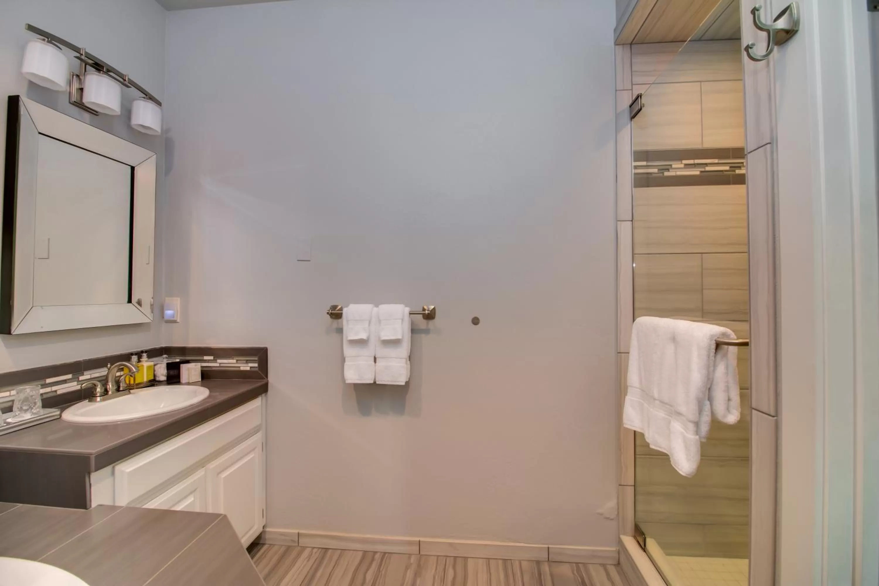 Shower in Winchester Inn