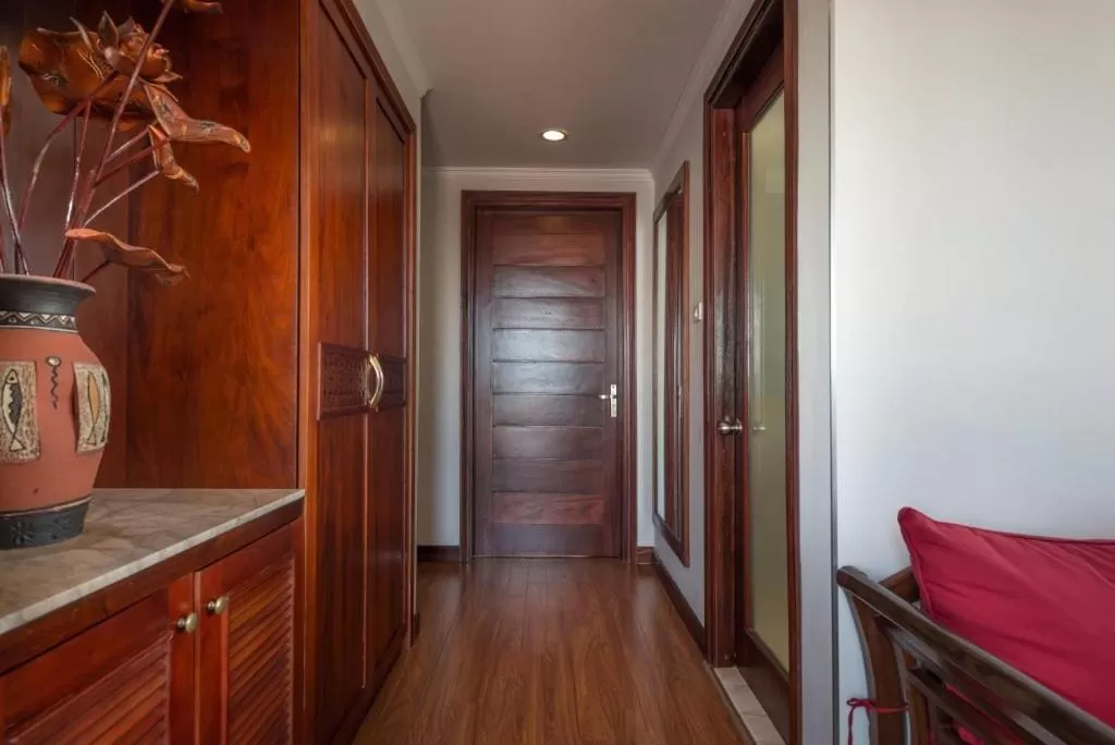 wardrobe, Bed in Hanoi E Central Luxury Hotel & Restaurant