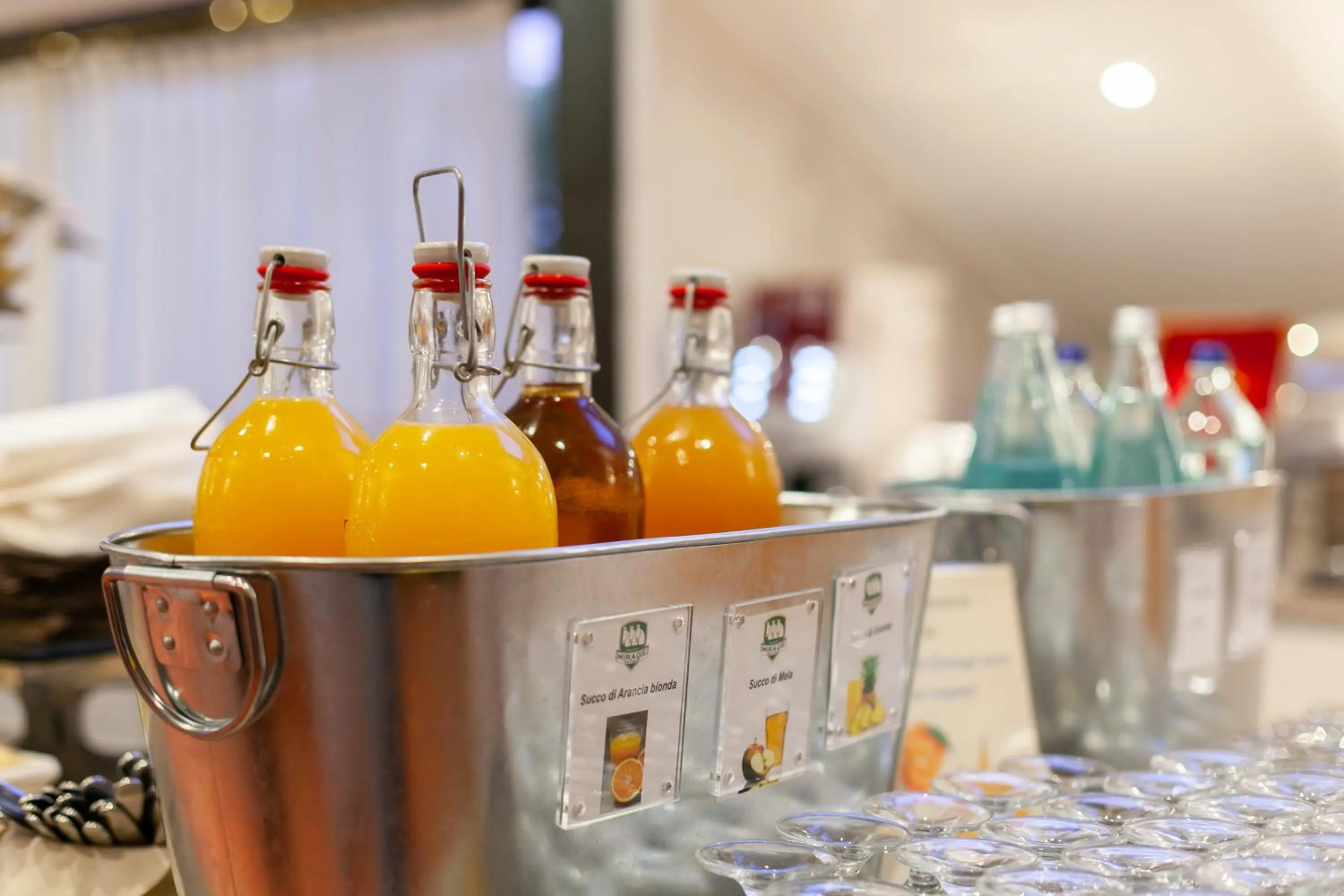 Coffee/tea facilities in Hotel Mirage Sure Hotel Collection by Best Western