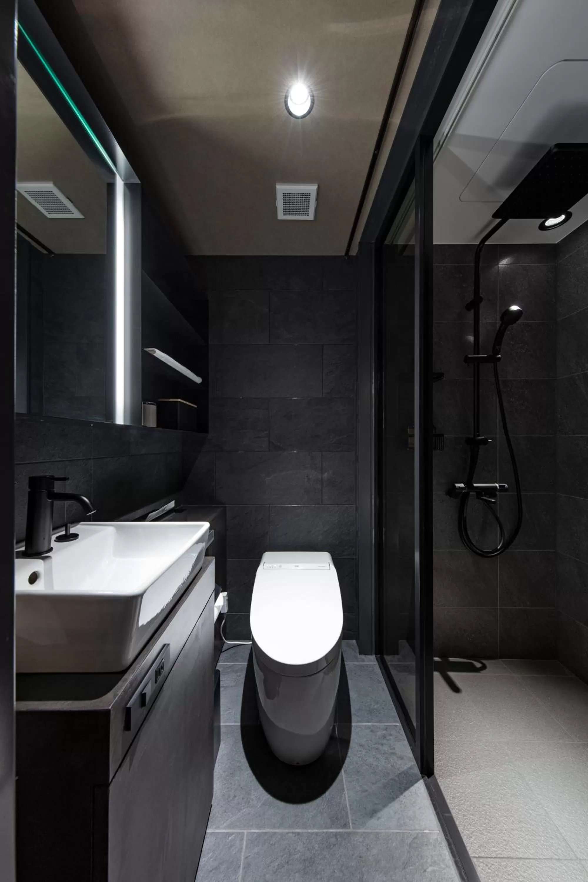 Shower in hotel tou nishinotoin kyoto