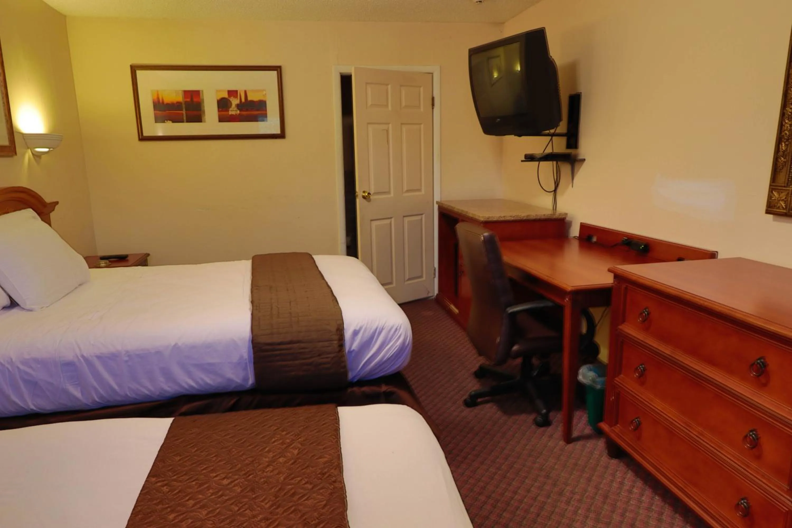 Bed in Red Carpet Inn Berlin