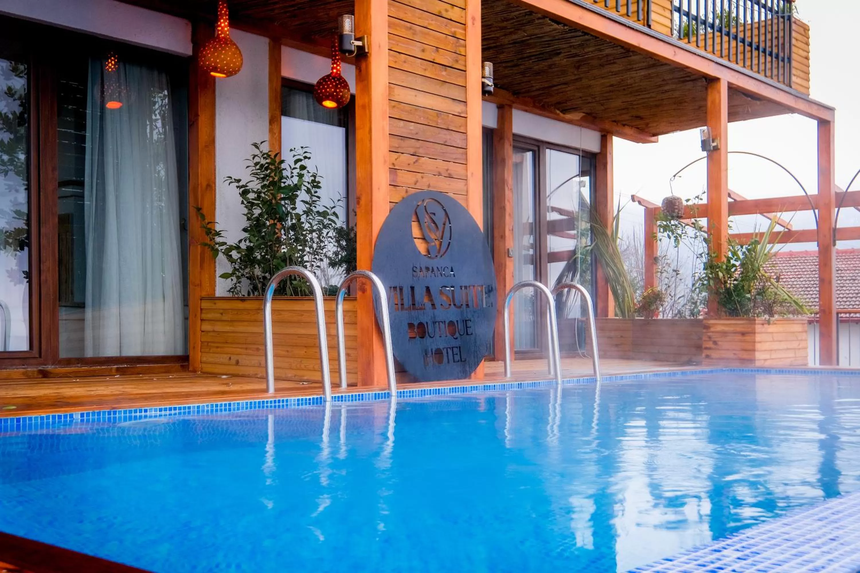 Property building, Swimming Pool in Sapanca Villa Suite Boutique Hotel