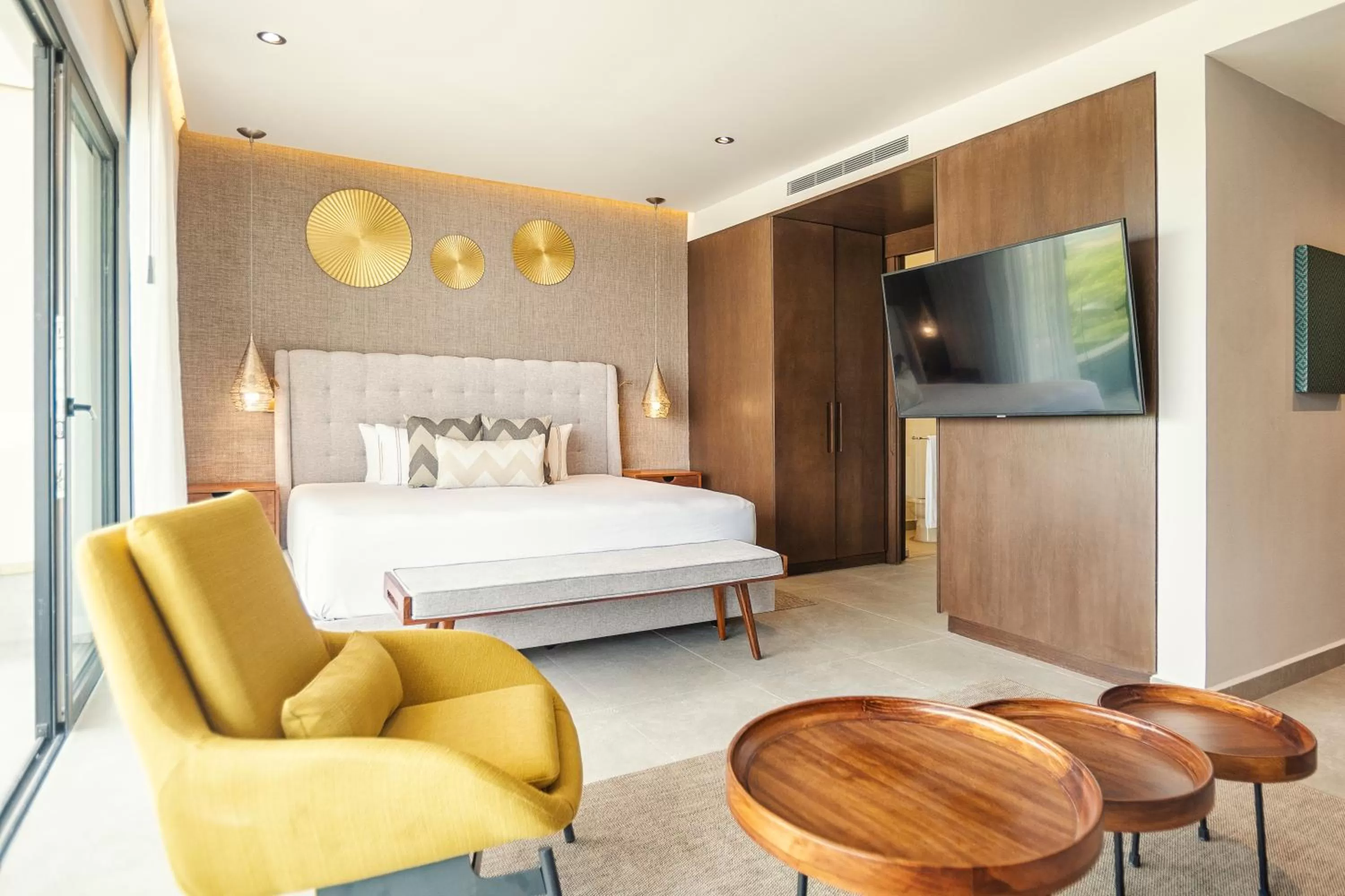 Bedroom, Bed in The Fives Oceanfront