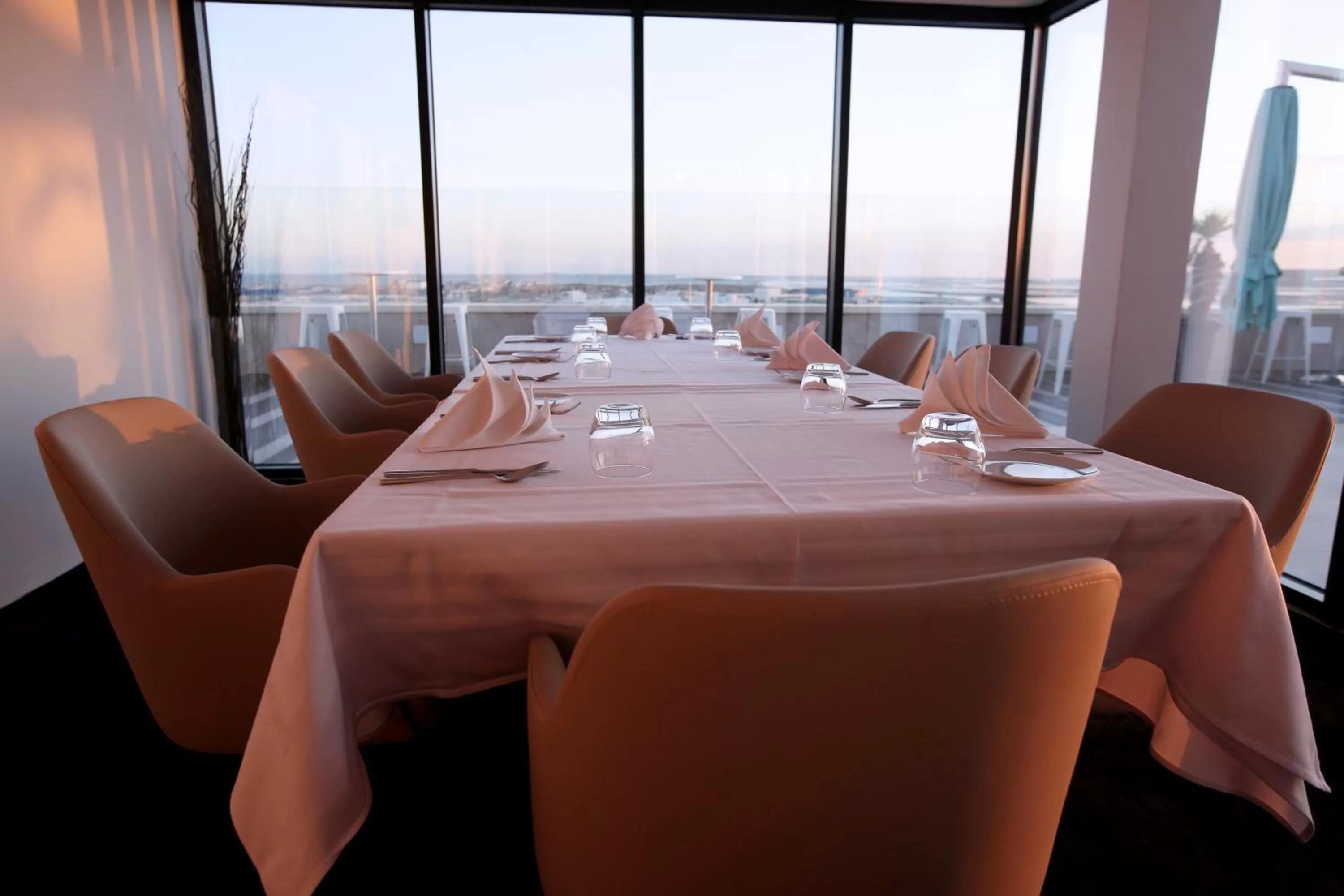 Restaurant/places to eat in Radisson Hotel Sfax