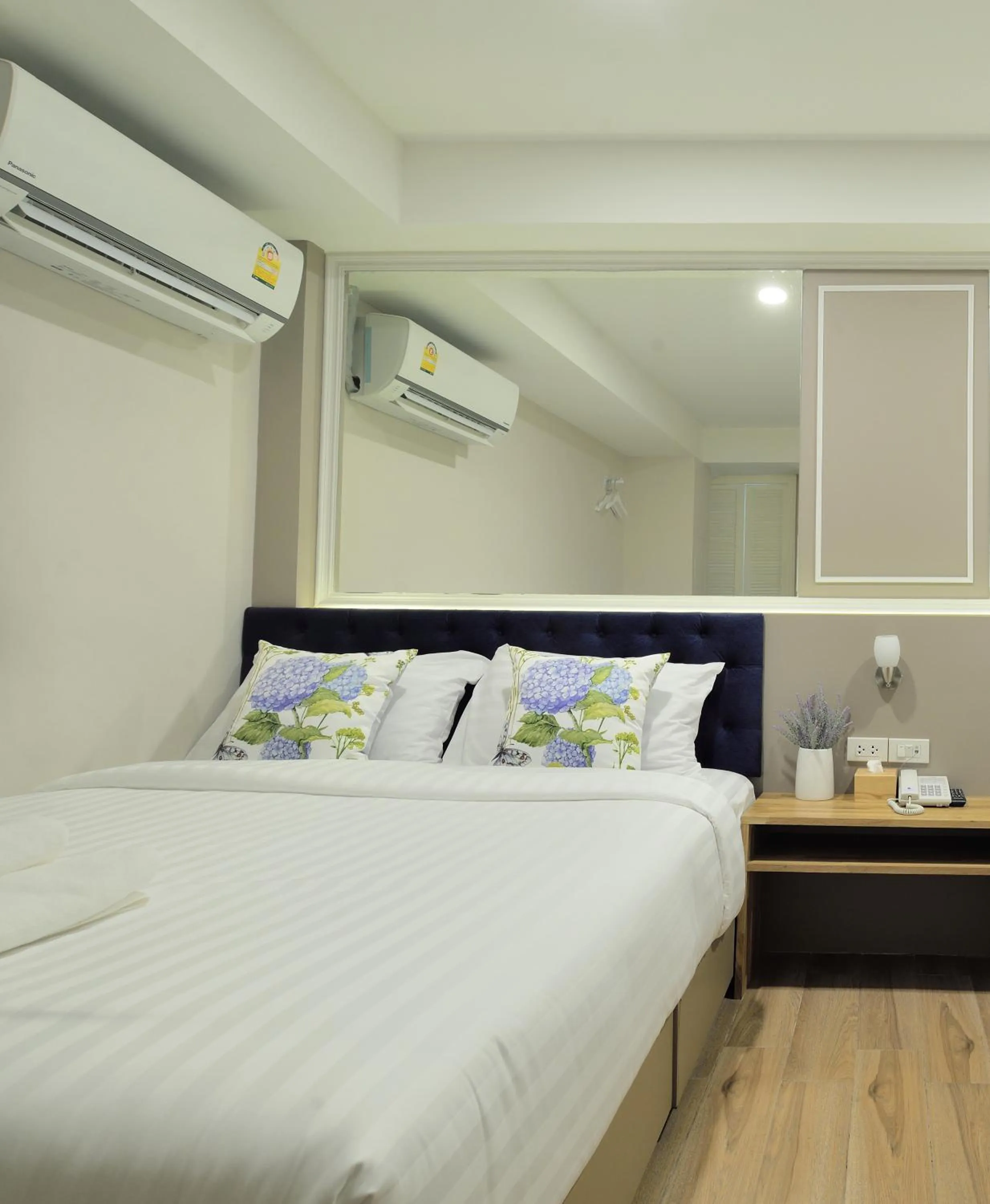 Bedroom, Bed in De Lavender Bangkok Hotel