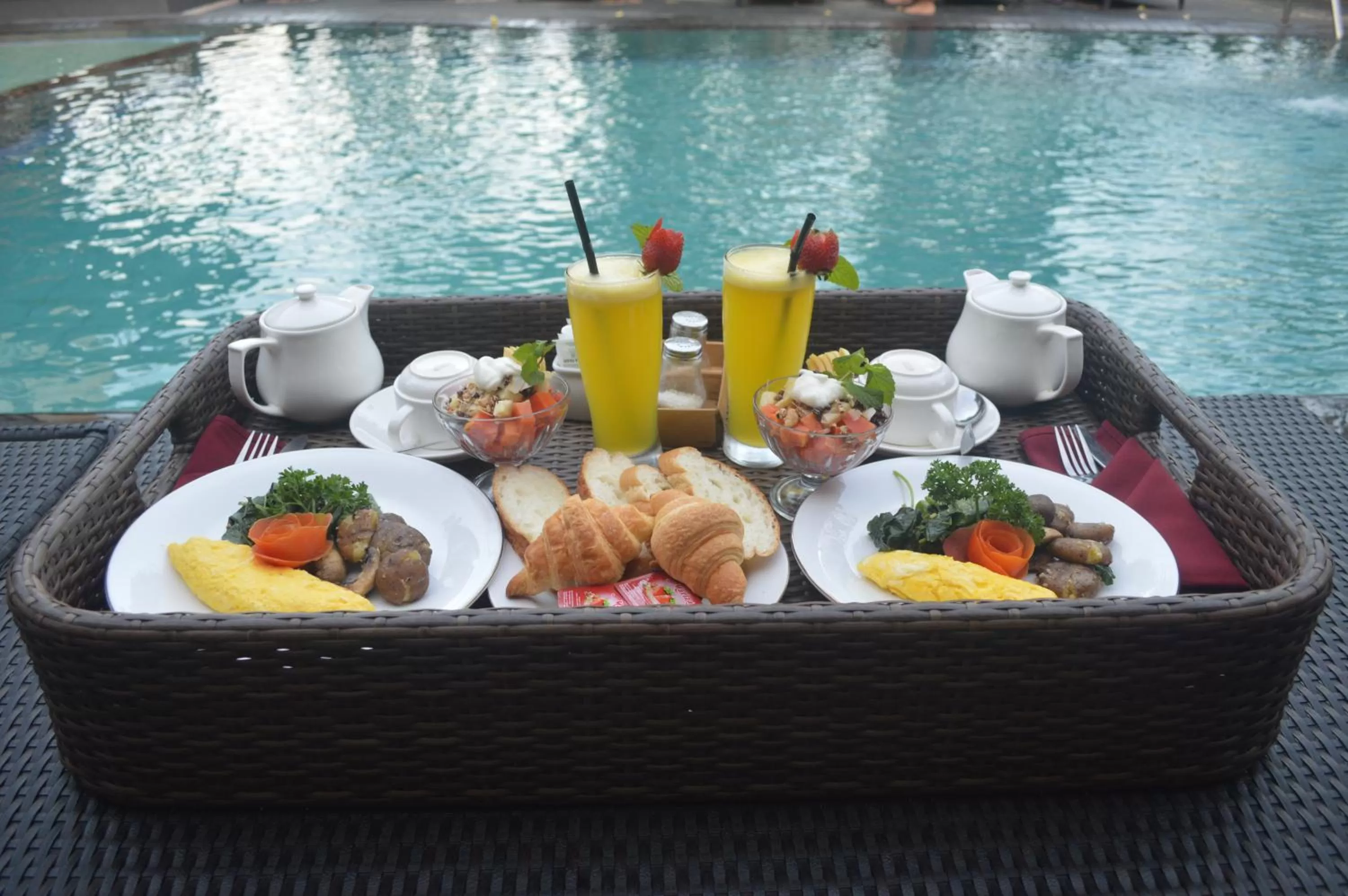 Swimming pool in Nick's Pension