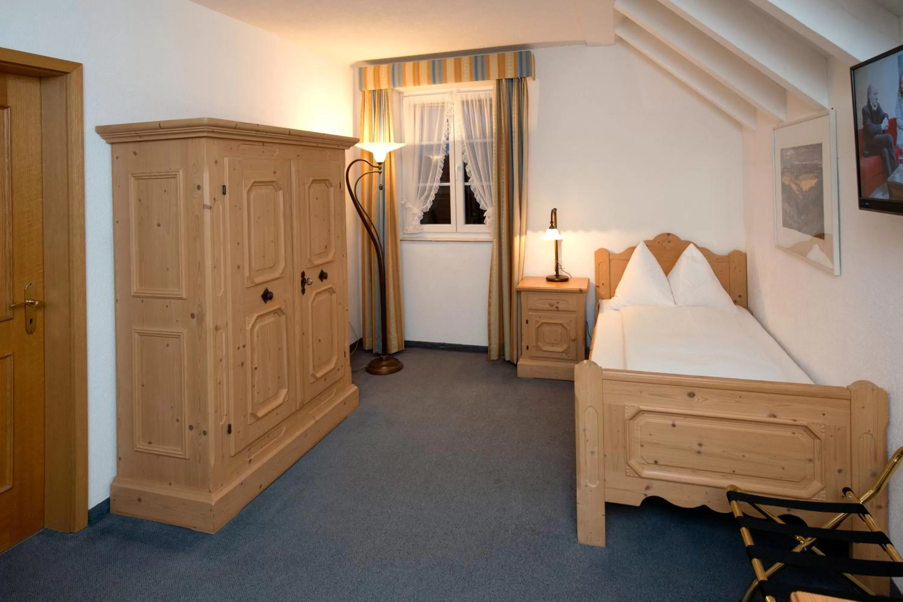 Bed in Romantik Hotel zu den drei Sternen