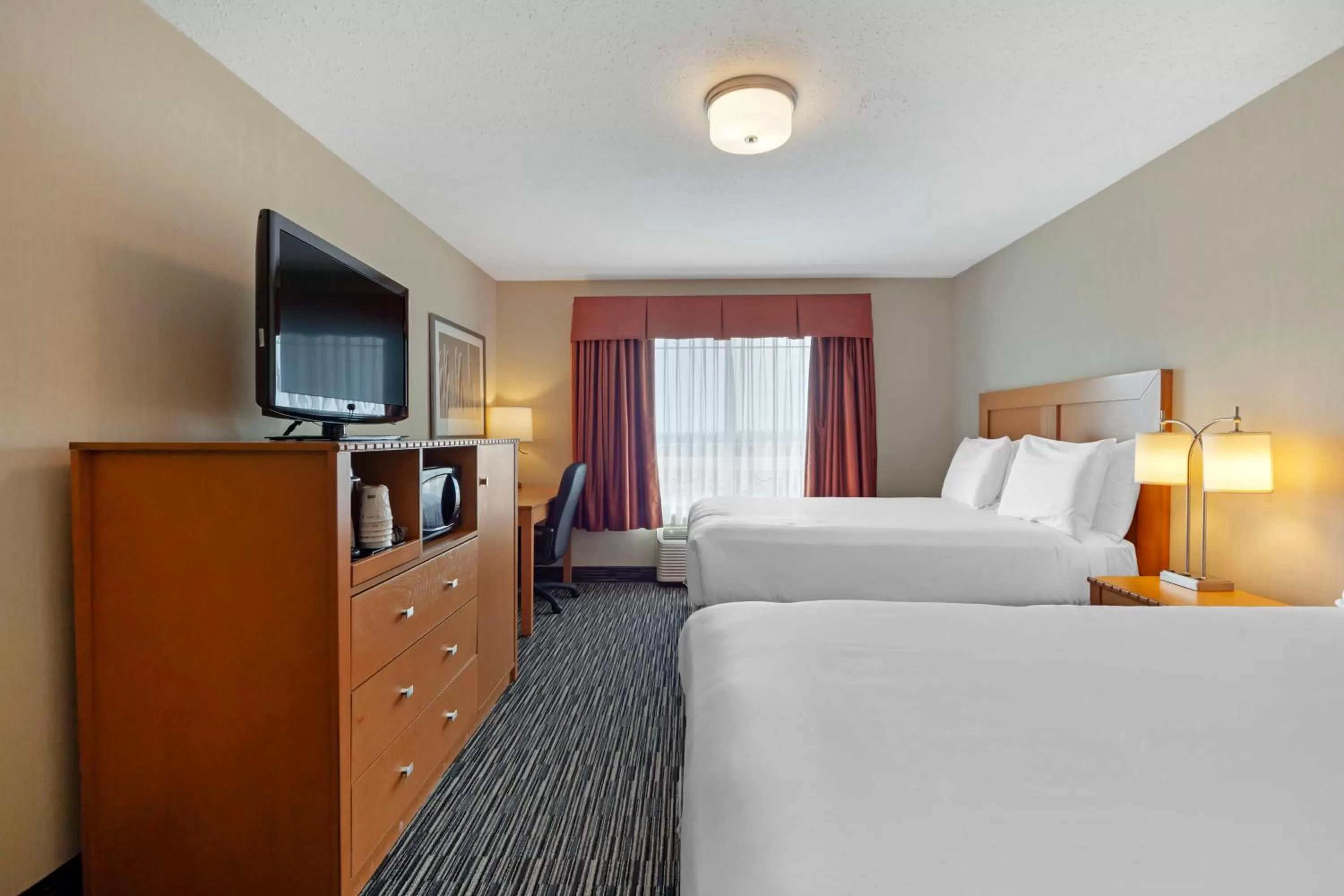 Bedroom, Bed in Best Western Grande Prairie