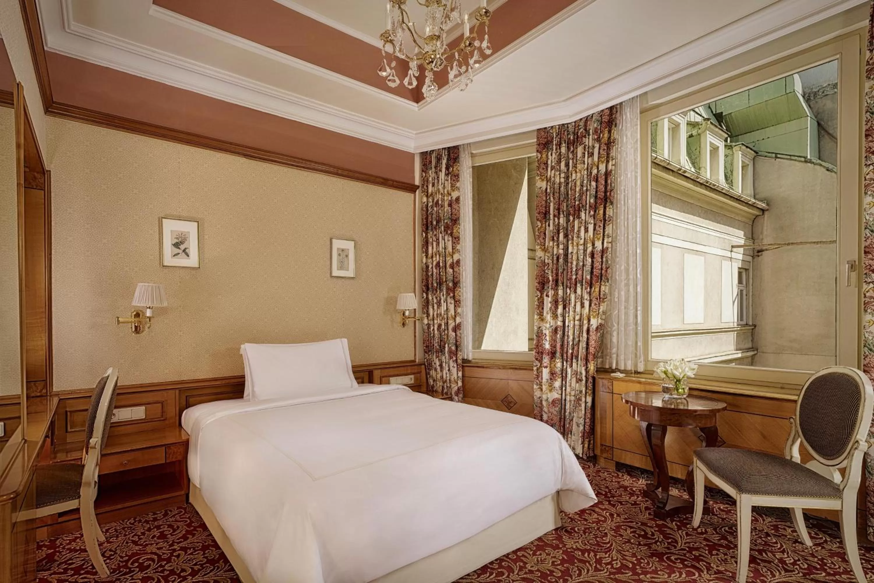Small Historic Queen Room in Hotel Bristol, a Luxury Collection Hotel, Vienna