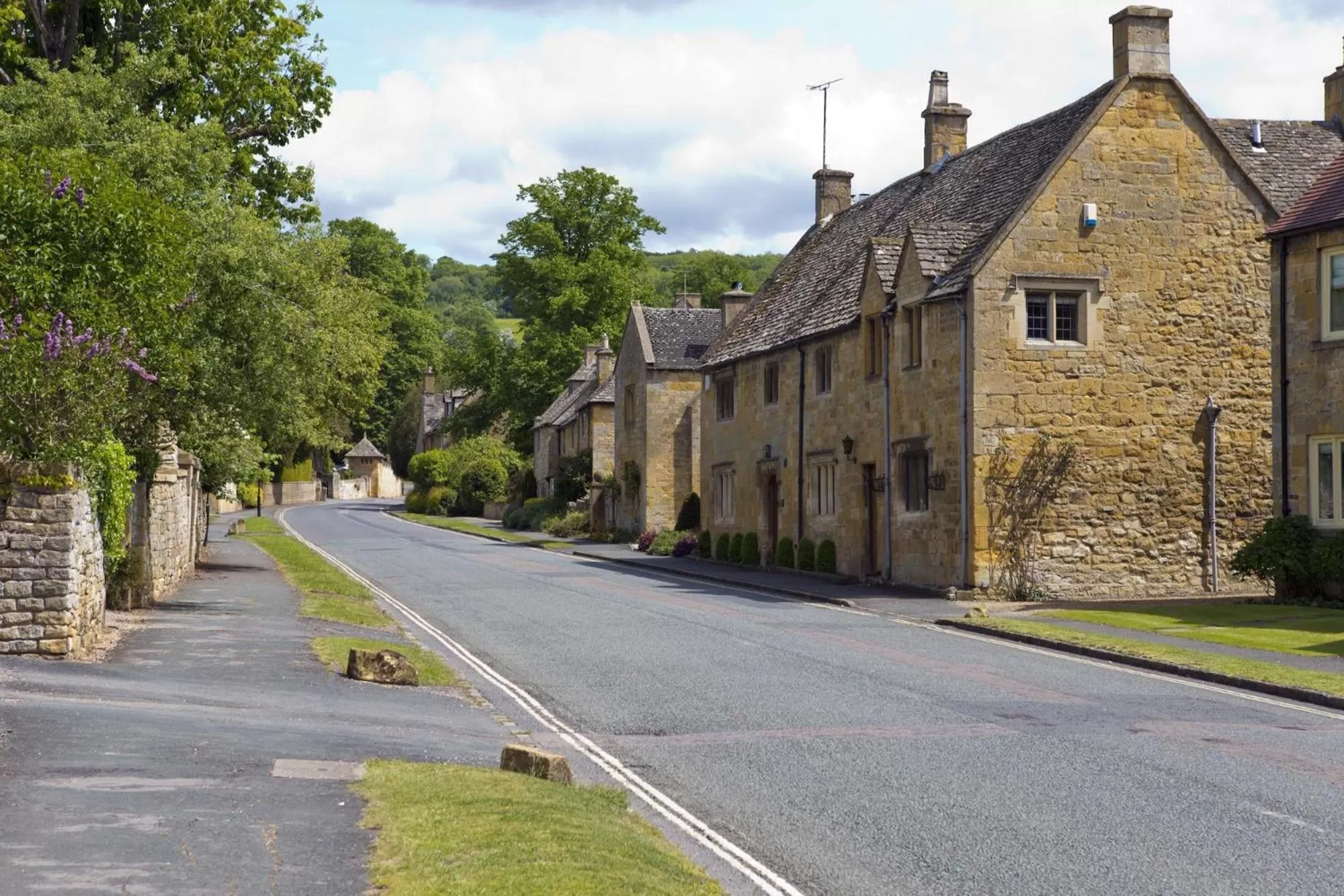Neighbourhood, Property Building in Davenford Stow Gardens
