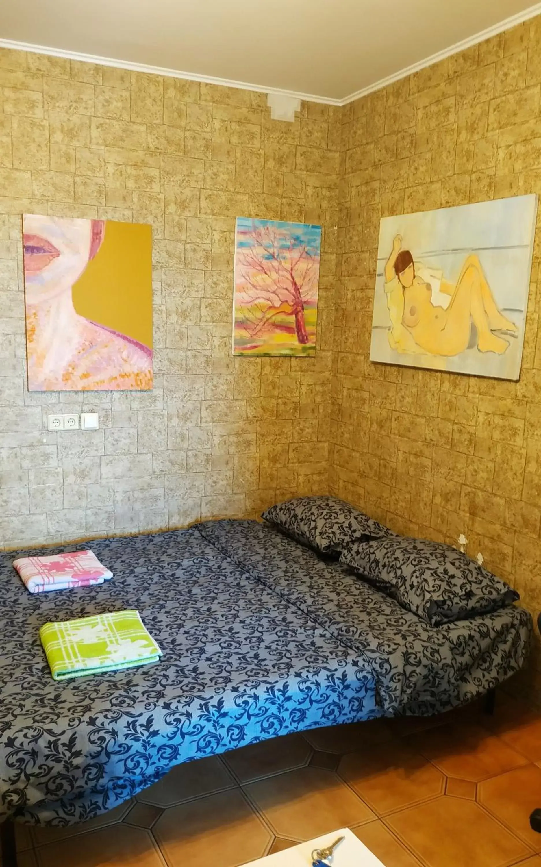 Large Double Room in Alaska Fox Large Double Room in Alaska Fox