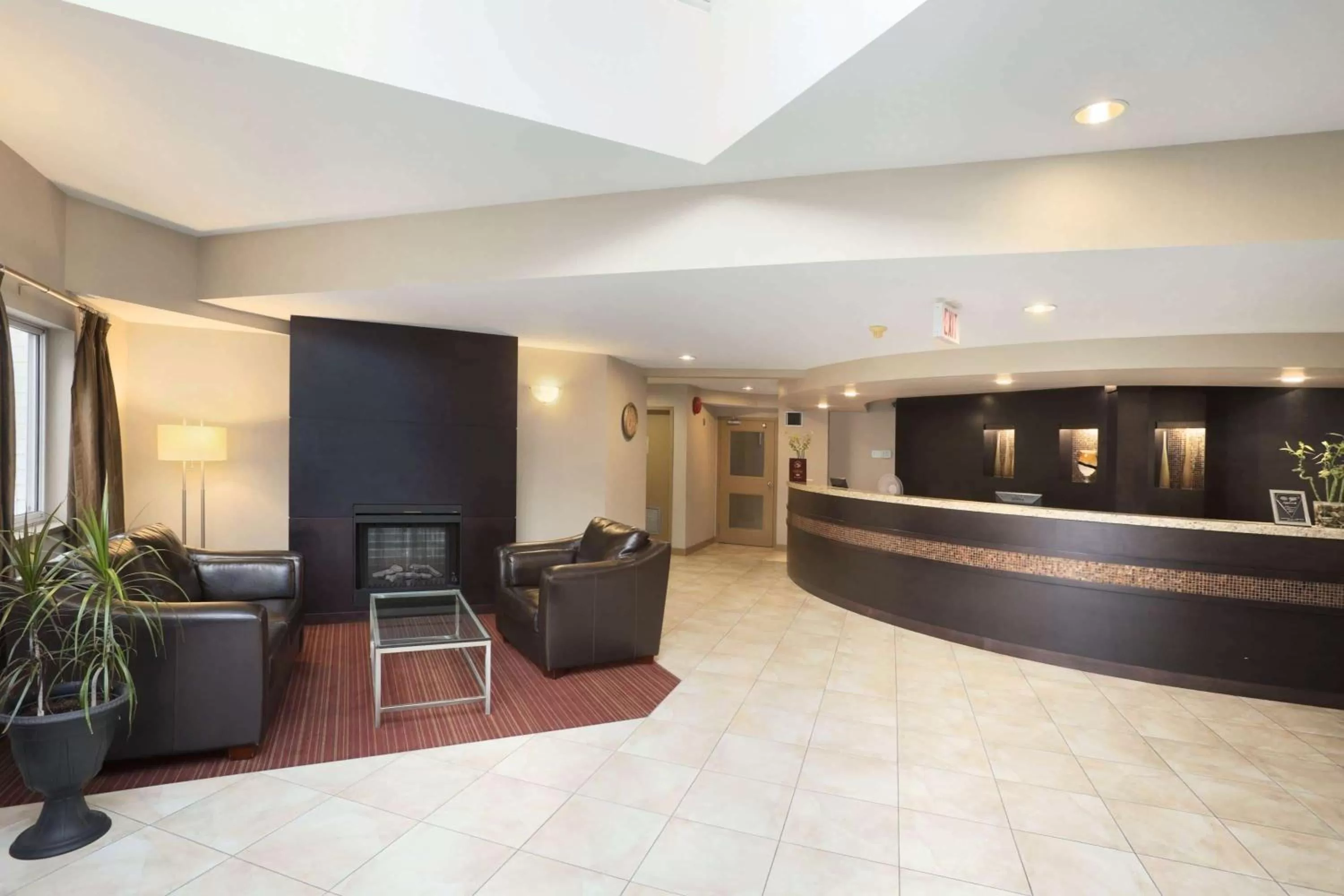 Lobby or reception in Super 8 by Wyndham West Kelowna BC
