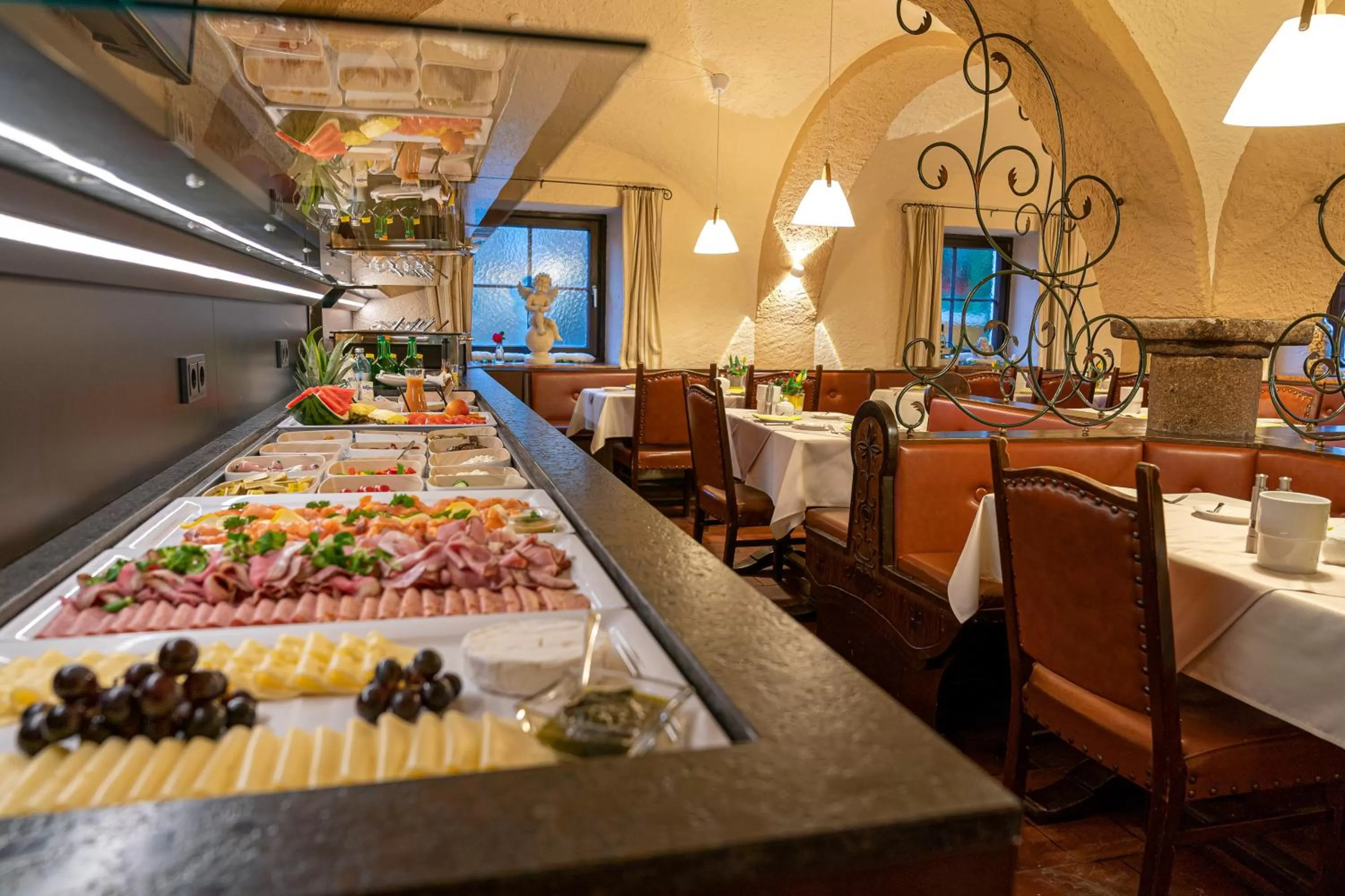 Buffet breakfast in Schüdlbauer´s Hotel-Restaurant-Bar