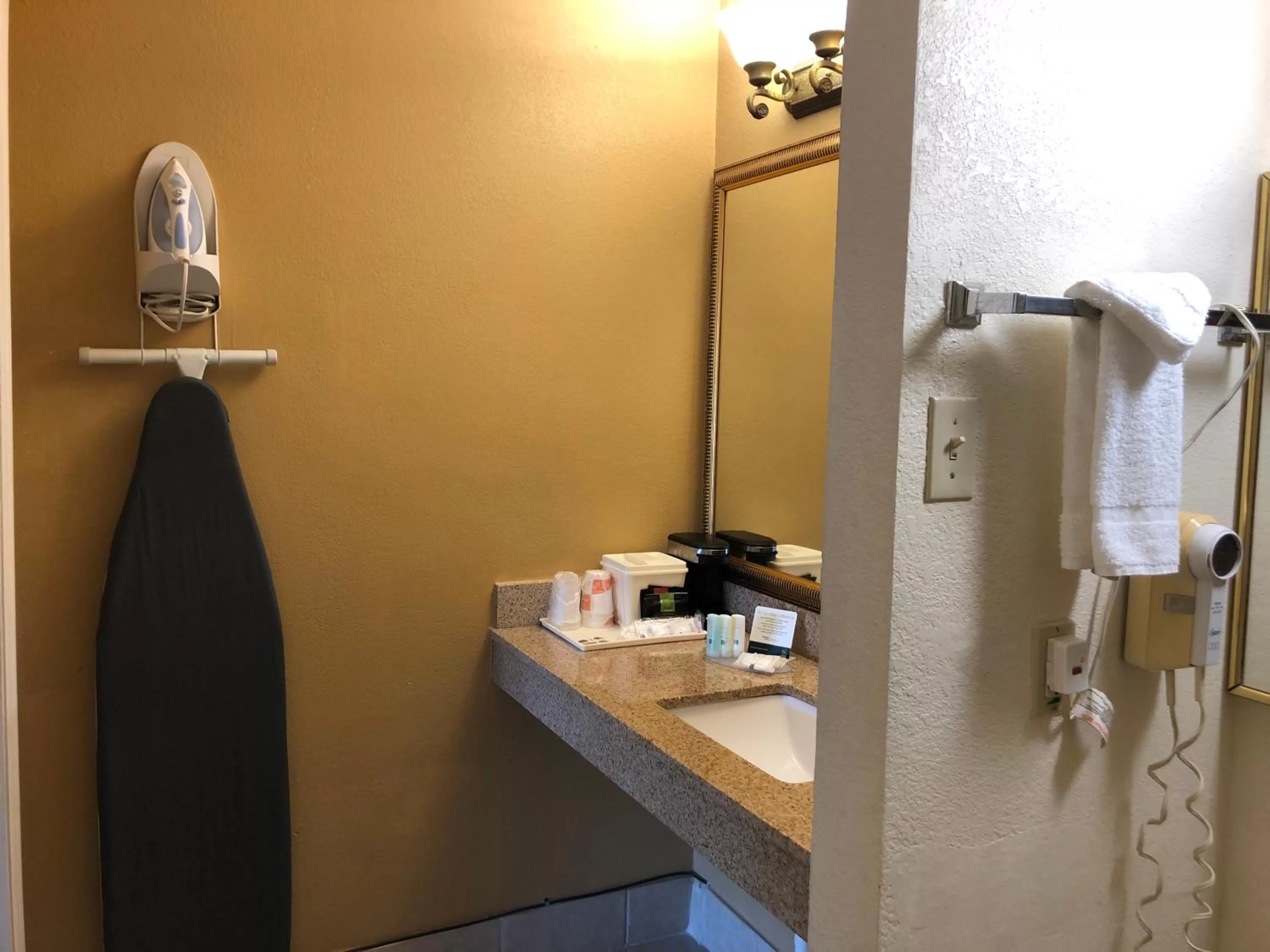 King Room - Non-Smoking in Quality Inn Alachua - Gainesville Area