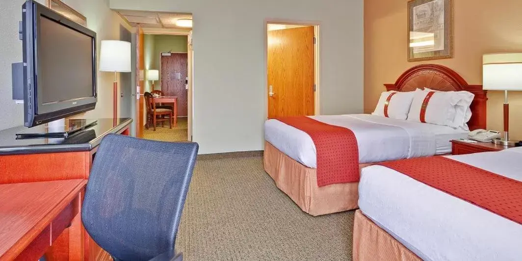 Room with Two Beds - Hearing Accessible - Non-Smoking in Holiday Inn Memphis-University of Memphis, an IHG Hotel Room with Two Beds - Hearing Accessible - Non-Smoking in Holiday Inn Memphis-University of Memphis, an IHG Hotel