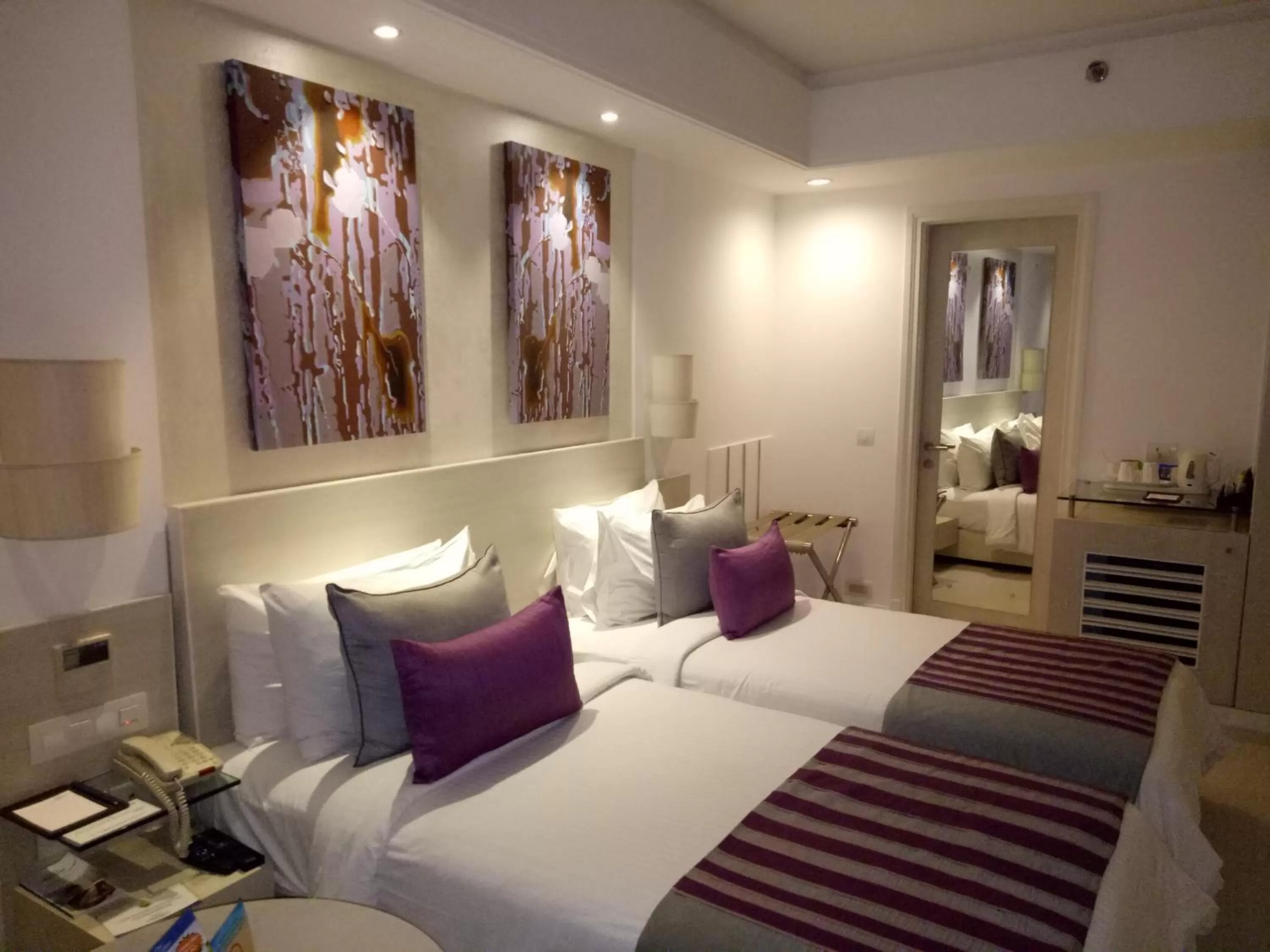 Photo of the whole room, Bed in The Ashtan Sarovar Portico