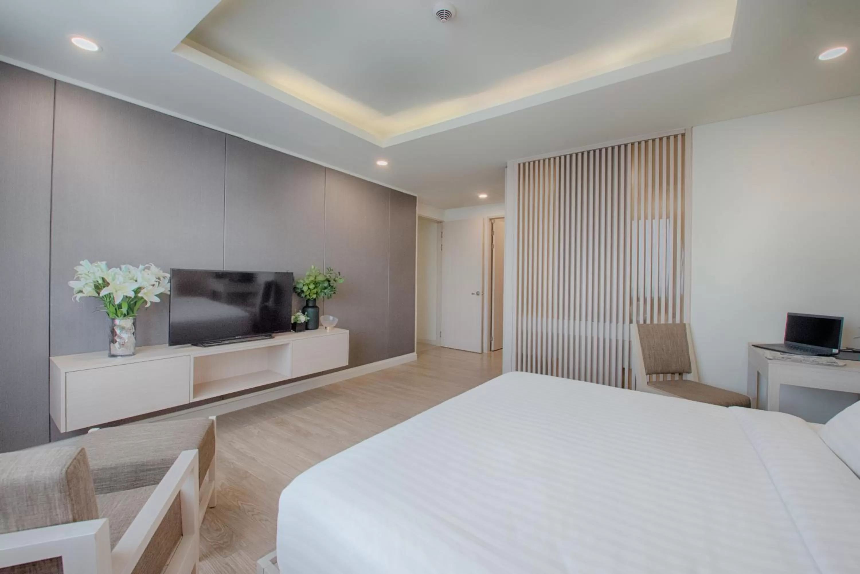 Bed in GRANFERTE Phnom Penh Hotel