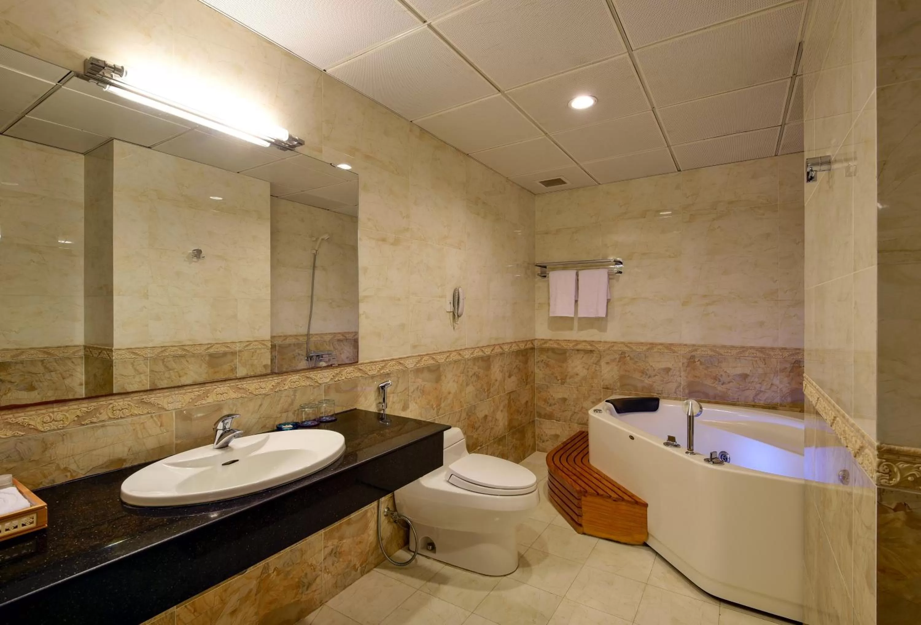 Bathroom in Aquari Hotel