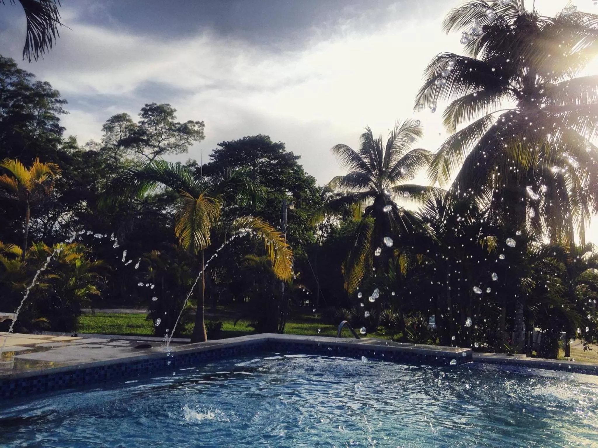 Restaurant/places to eat in The Log Cab-Inn