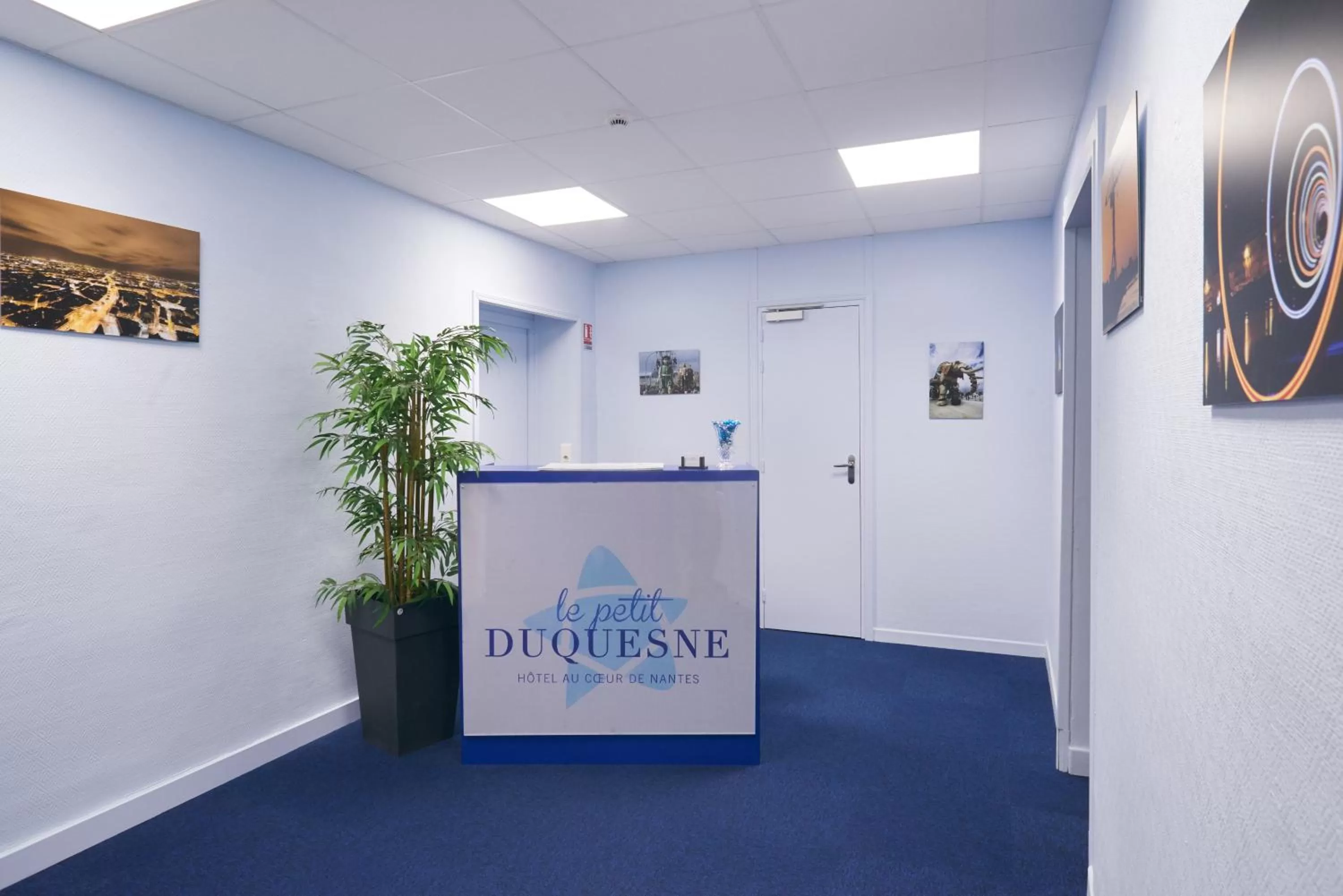 Lobby or reception in Hotel Le Petit Duquesne