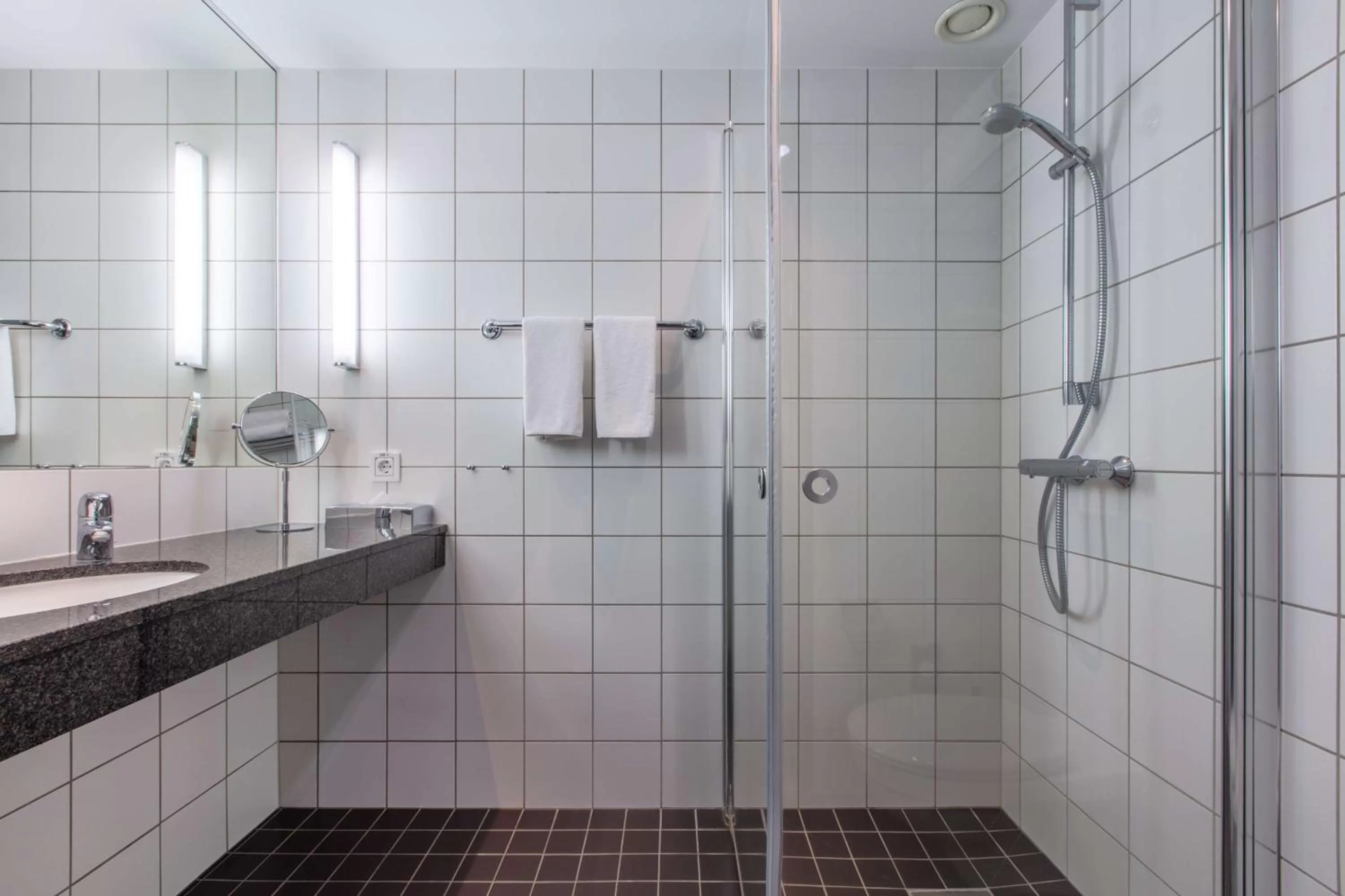Shower in Radisson Blu Metropol Helsingborg