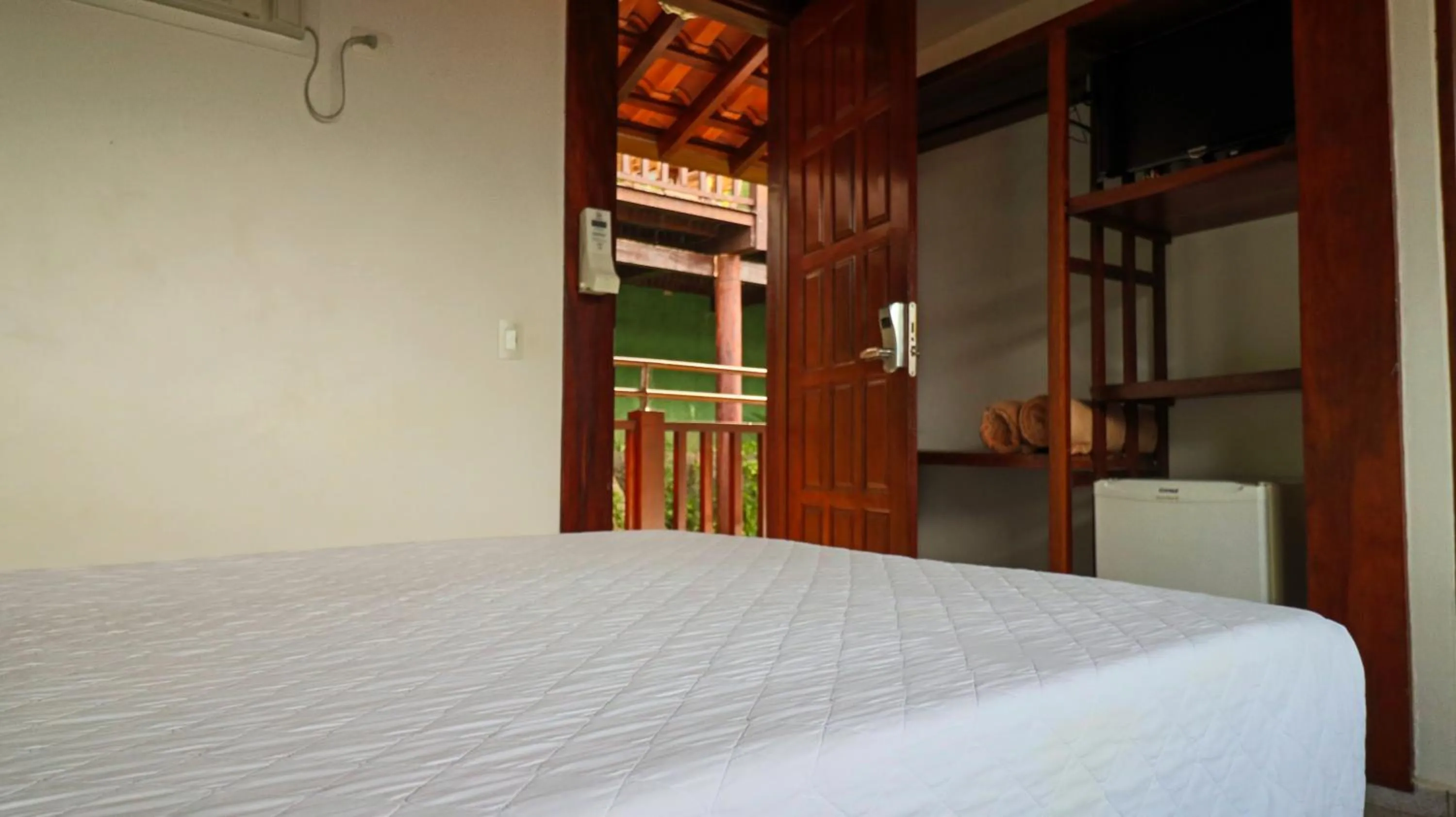 Photo of the whole room, Bed in Hotel Coquille